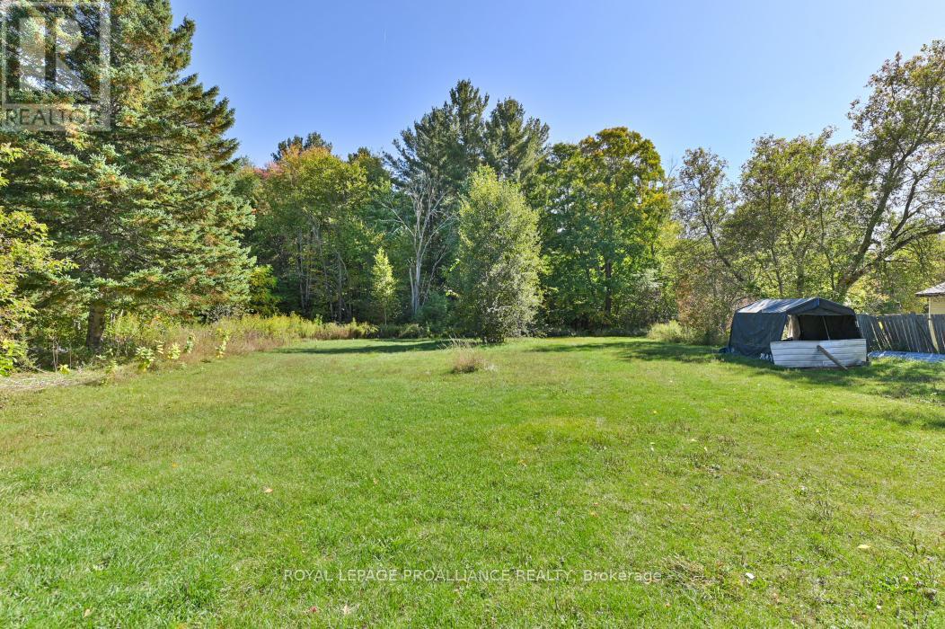 16 Glastonbury Road, Addington Highlands, Ontario  K0H 2G0 - Photo 20 - X12388940