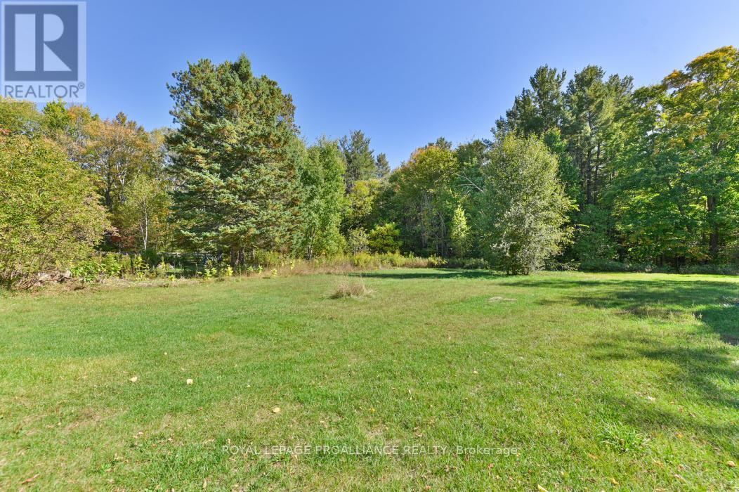 16 Glastonbury Road, Addington Highlands, Ontario  K0H 2G0 - Photo 23 - X12388940