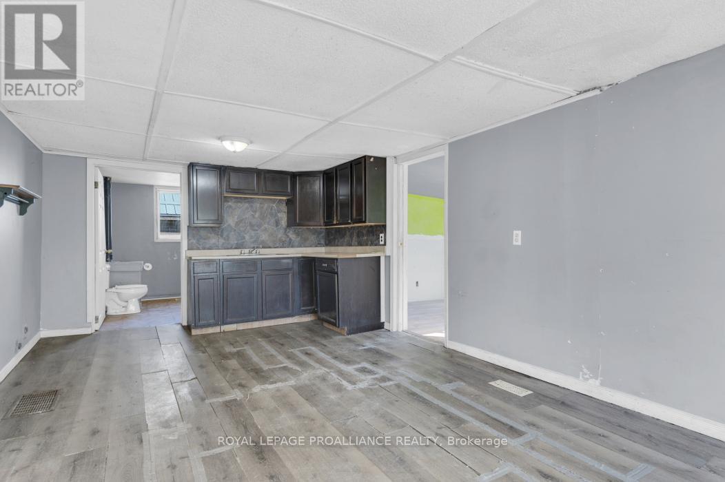 16 Glastonbury Road, Addington Highlands, Ontario  K0H 2G0 - Photo 3 - X12388940