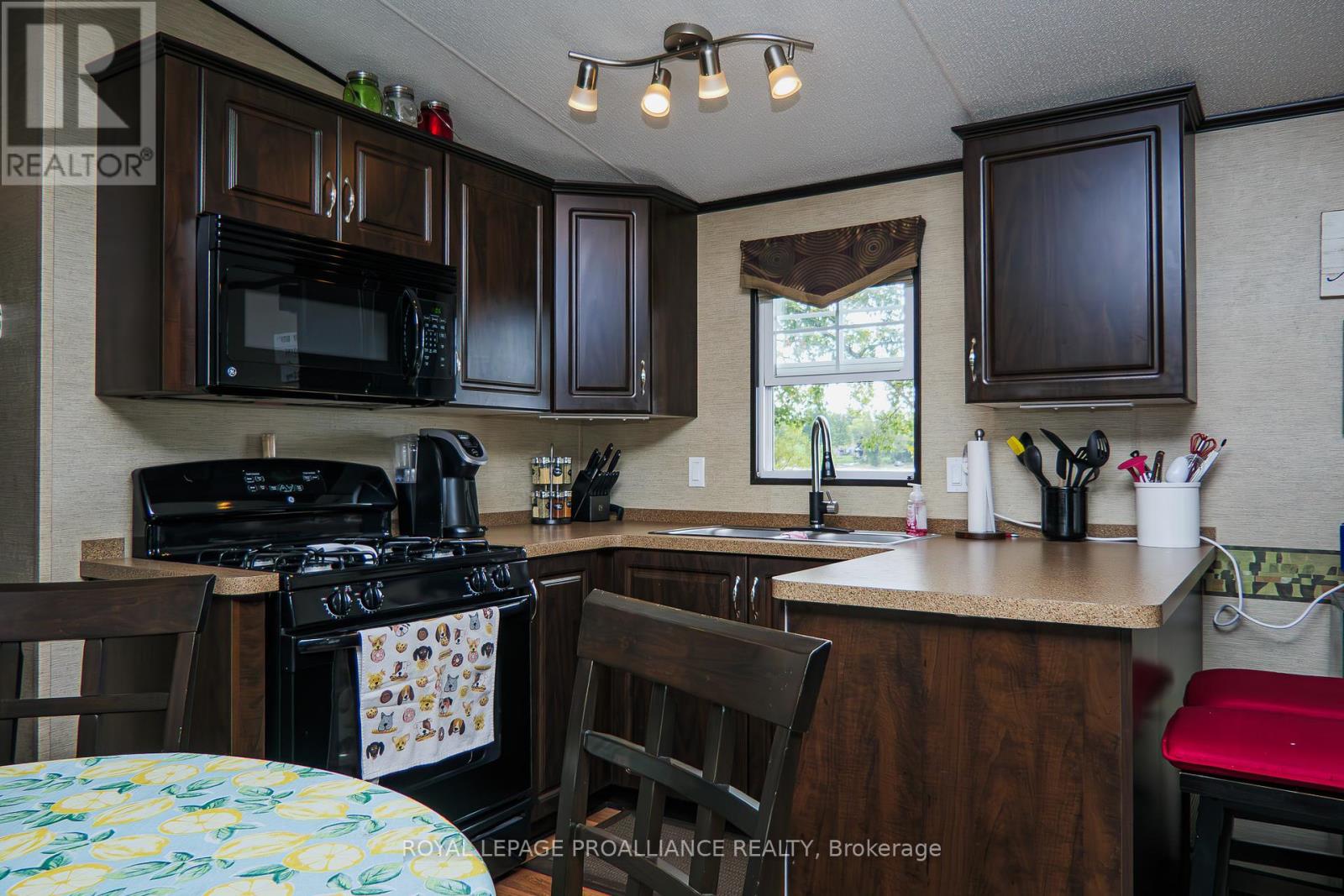 486 Cty Rd 18 64 Cherry Beach Lane, Prince Edward County, Ontario  K0K 2T0 - Photo 5 - X12430570