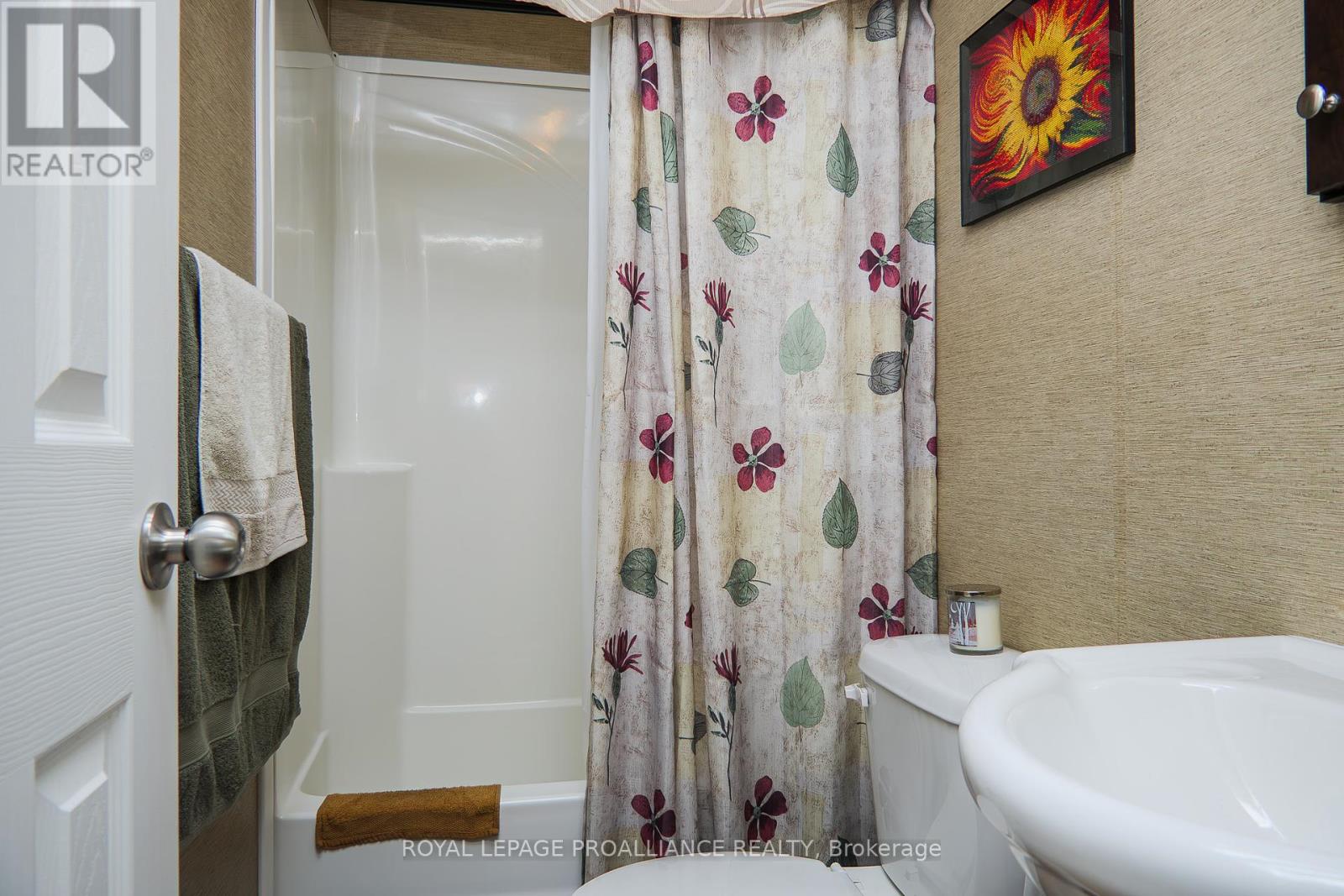 486 Cty Rd 18 64 Cherry Beach Lane, Prince Edward County, Ontario  K0K 2T0 - Photo 17 - X12430570