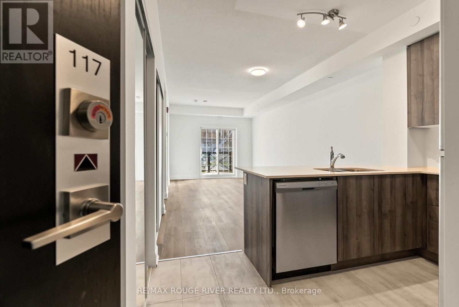 117 - 50 Lakebreeze Drive, Clarington, Ontario  L1B 0V9 - Photo 6 - E12431732