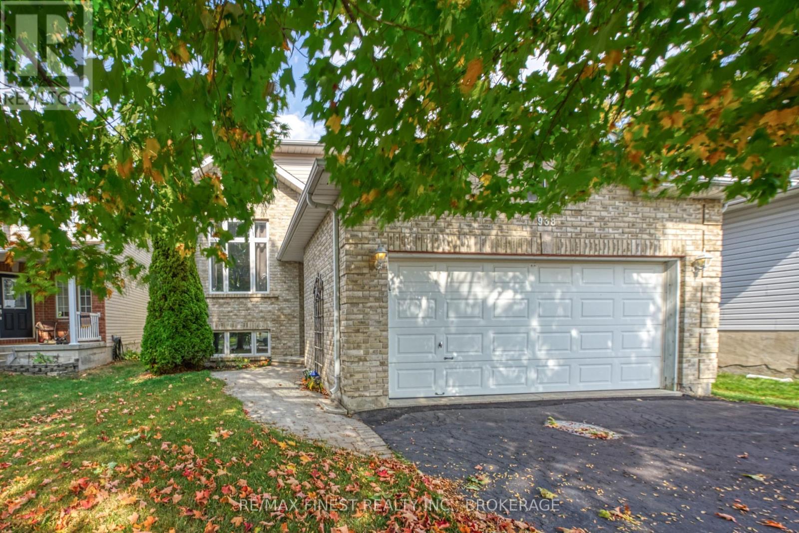 938 Lombardy Street, Kingston, Ontario  K7M 9C2 - Photo 2 - X12431801