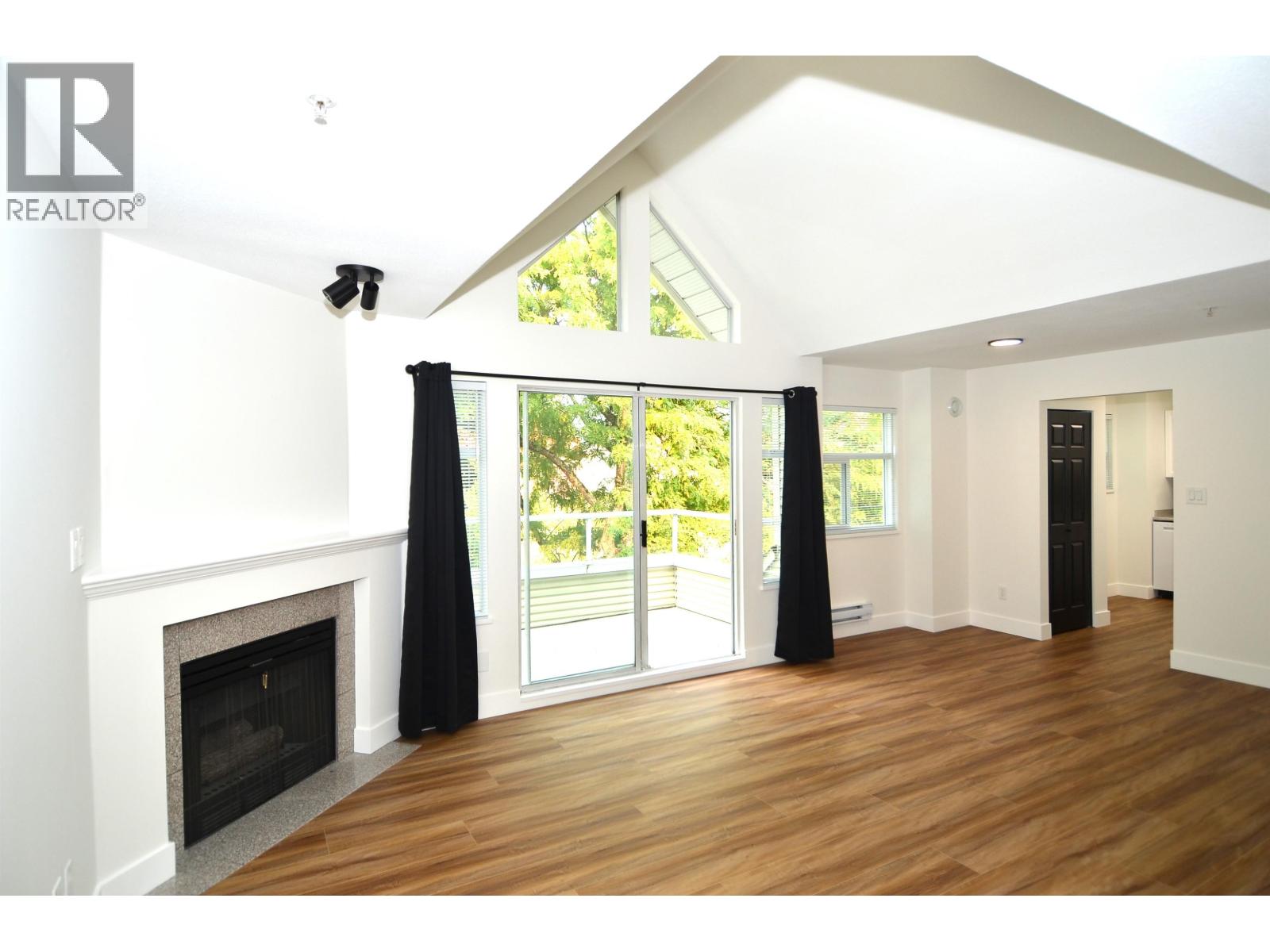 404 3638 RAE AVENUE, Vancouver, British Columbia