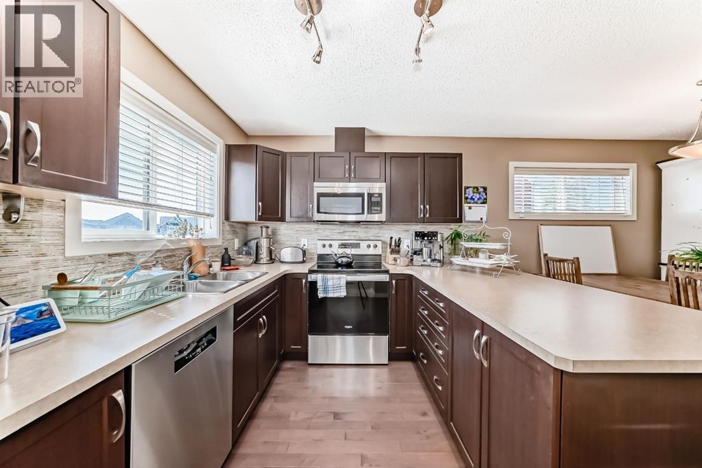 44 Sunset Road, Cochrane, Alberta  T4C 0H4 - Photo 4 - A2244245