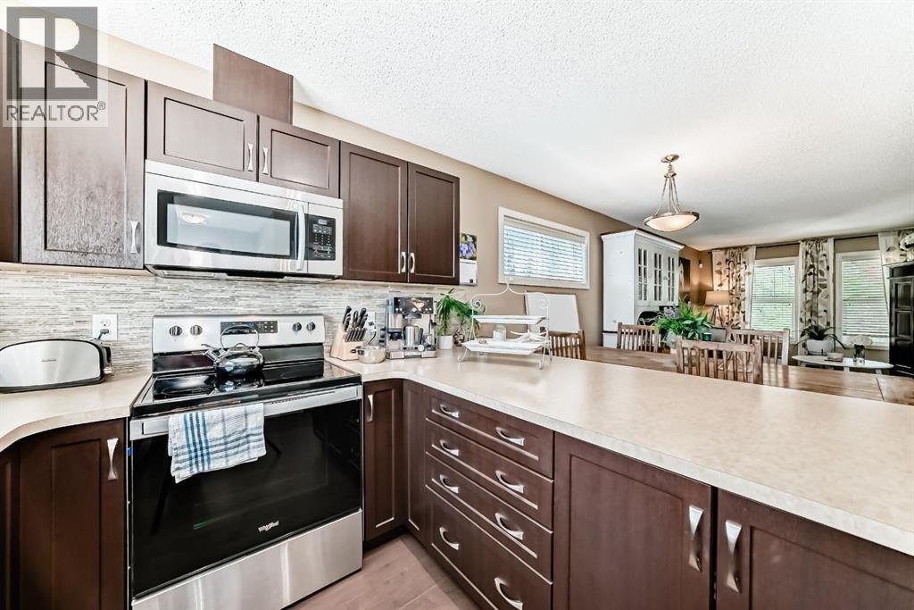 44 Sunset Road, Cochrane, Alberta  T4C 0H4 - Photo 5 - A2244245