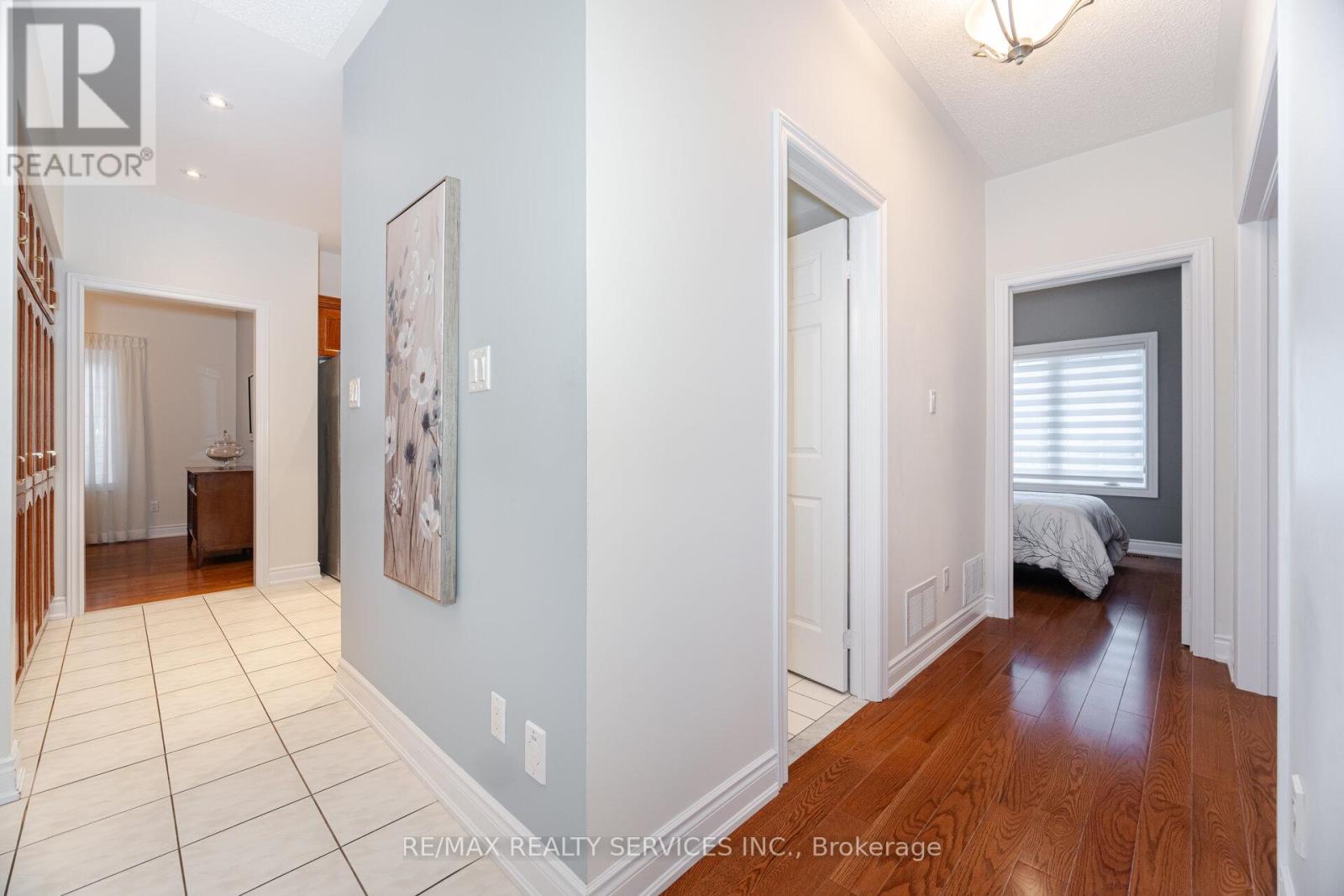 3 Tuscany Lane, Brampton, Ontario  L6R 1W5 - Photo 24 - W12431584