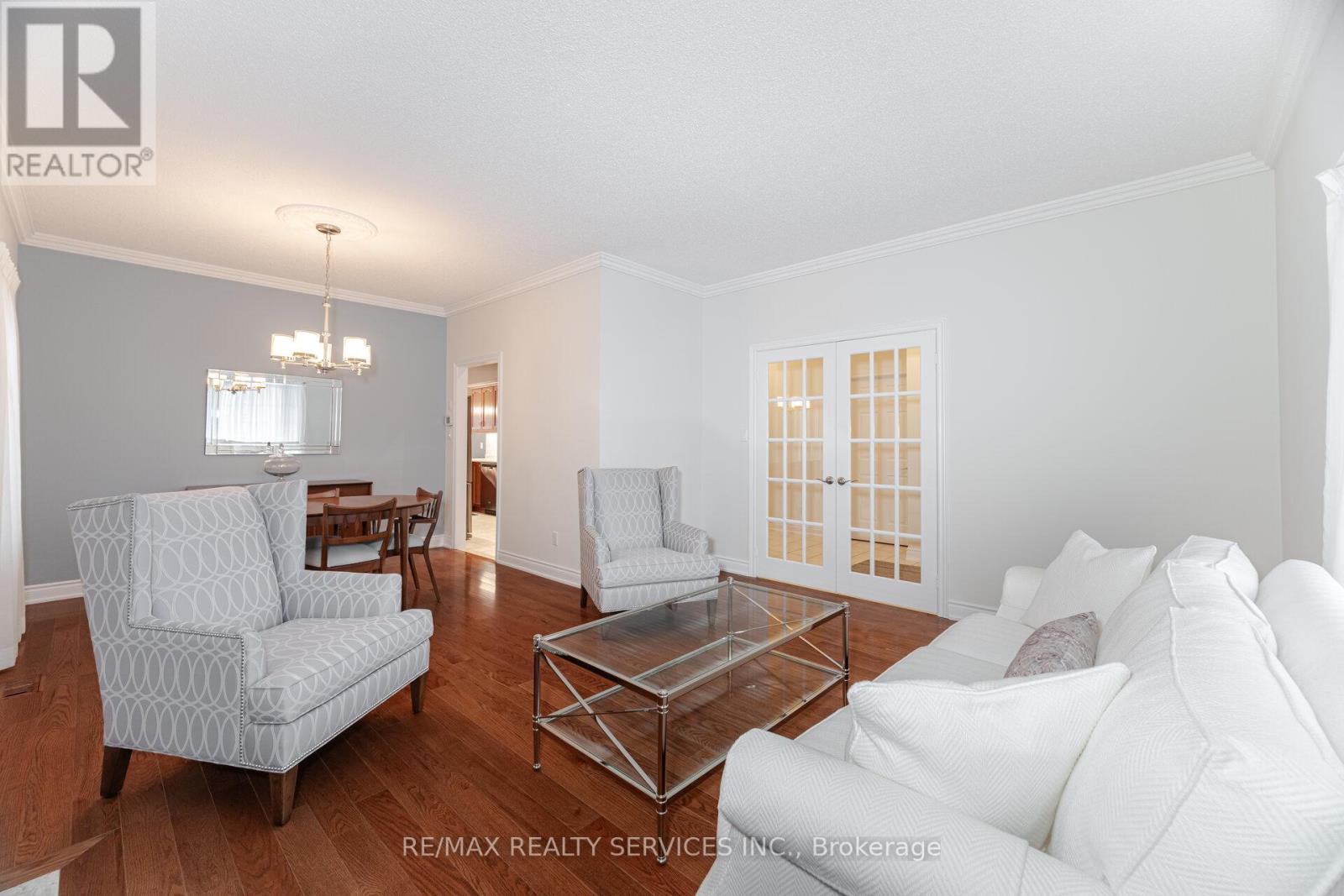 3 Tuscany Lane, Brampton, Ontario  L6R 1W5 - Photo 9 - W12431584