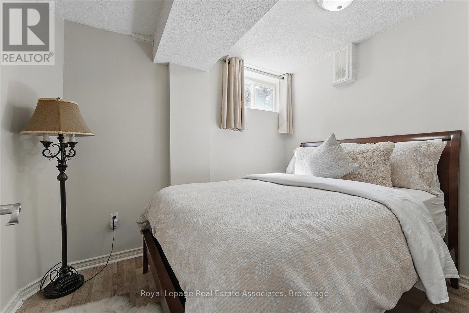 1106 Haig Boulevard, Mississauga, Ontario  L5E 2M5 - Photo 27 - W12431607