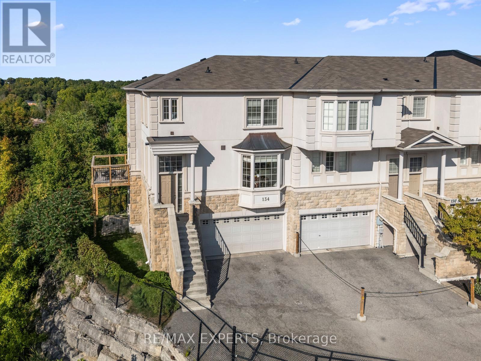 134 Rolling Hills Lane, Caledon, Ontario  L7E 4E1 - Photo 2 - W12431624