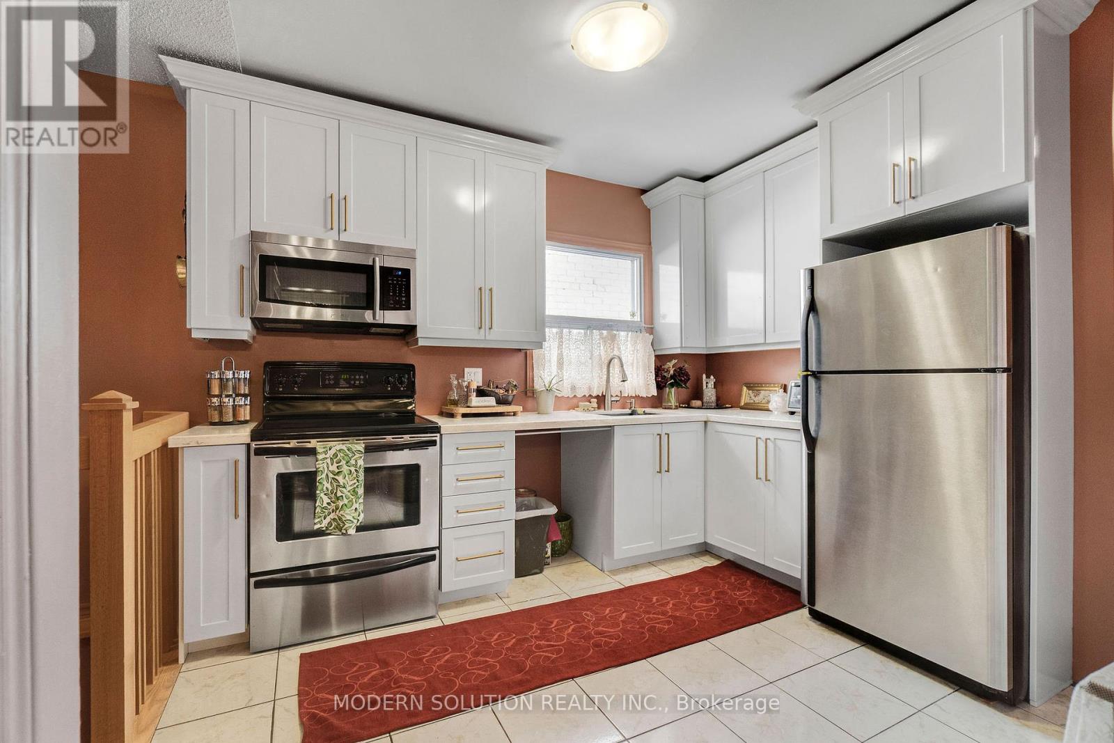 5a Dynevor Road, Toronto, Ontario  M6E 3W7 - Photo 14 - W12431639