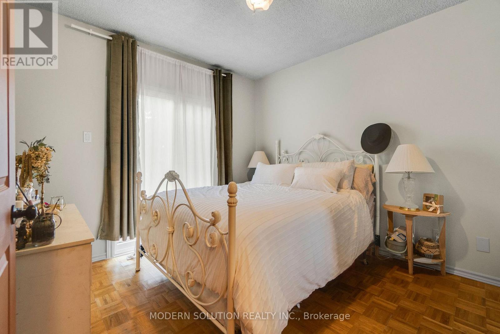 5a Dynevor Road, Toronto, Ontario  M6E 3W7 - Photo 20 - W12431639