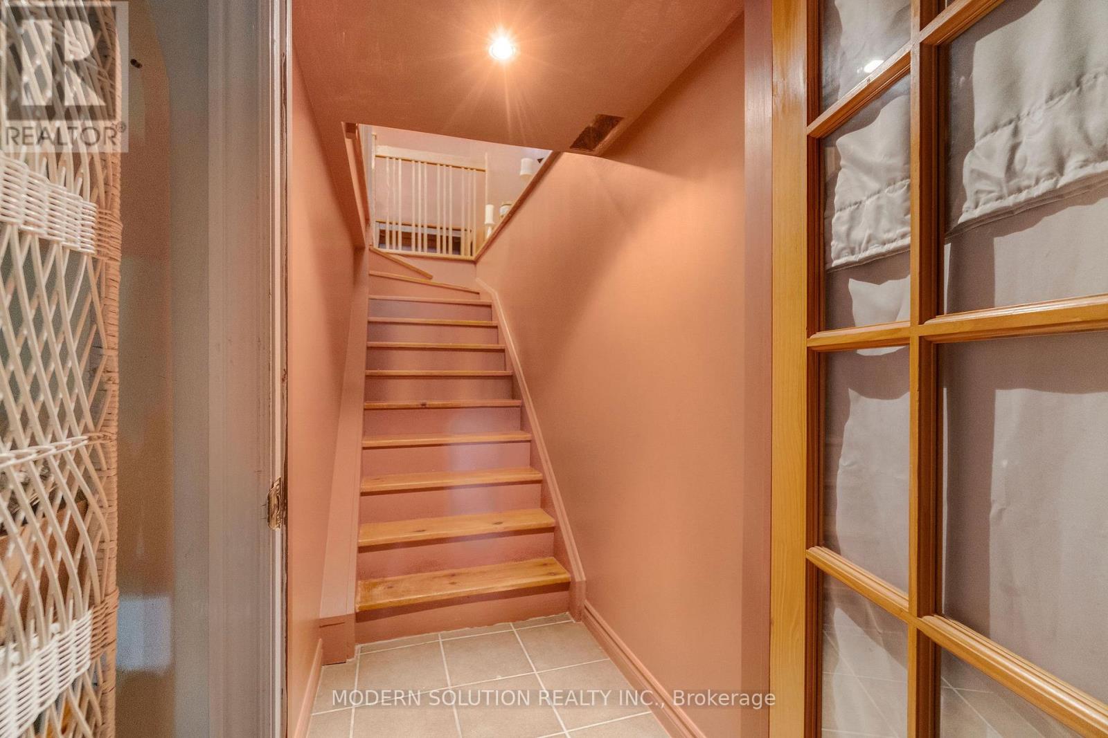 5a Dynevor Road, Toronto, Ontario  M6E 3W7 - Photo 28 - W12431639