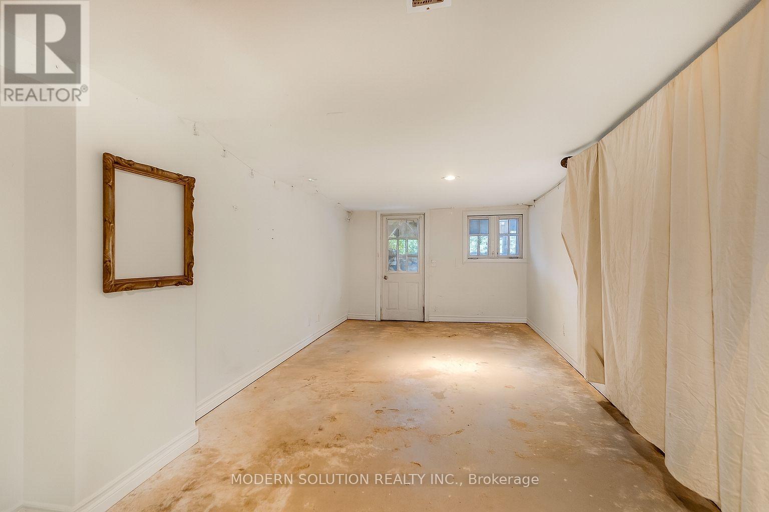 5a Dynevor Road, Toronto, Ontario  M6E 3W7 - Photo 29 - W12431639
