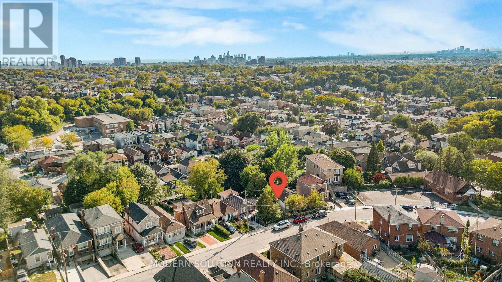5a Dynevor Road, Toronto, Ontario  M6E 3W7 - Photo 3 - W12431639