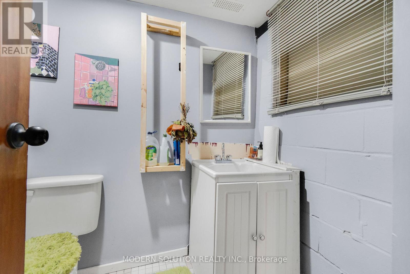 5a Dynevor Road, Toronto, Ontario  M6E 3W7 - Photo 32 - W12431639