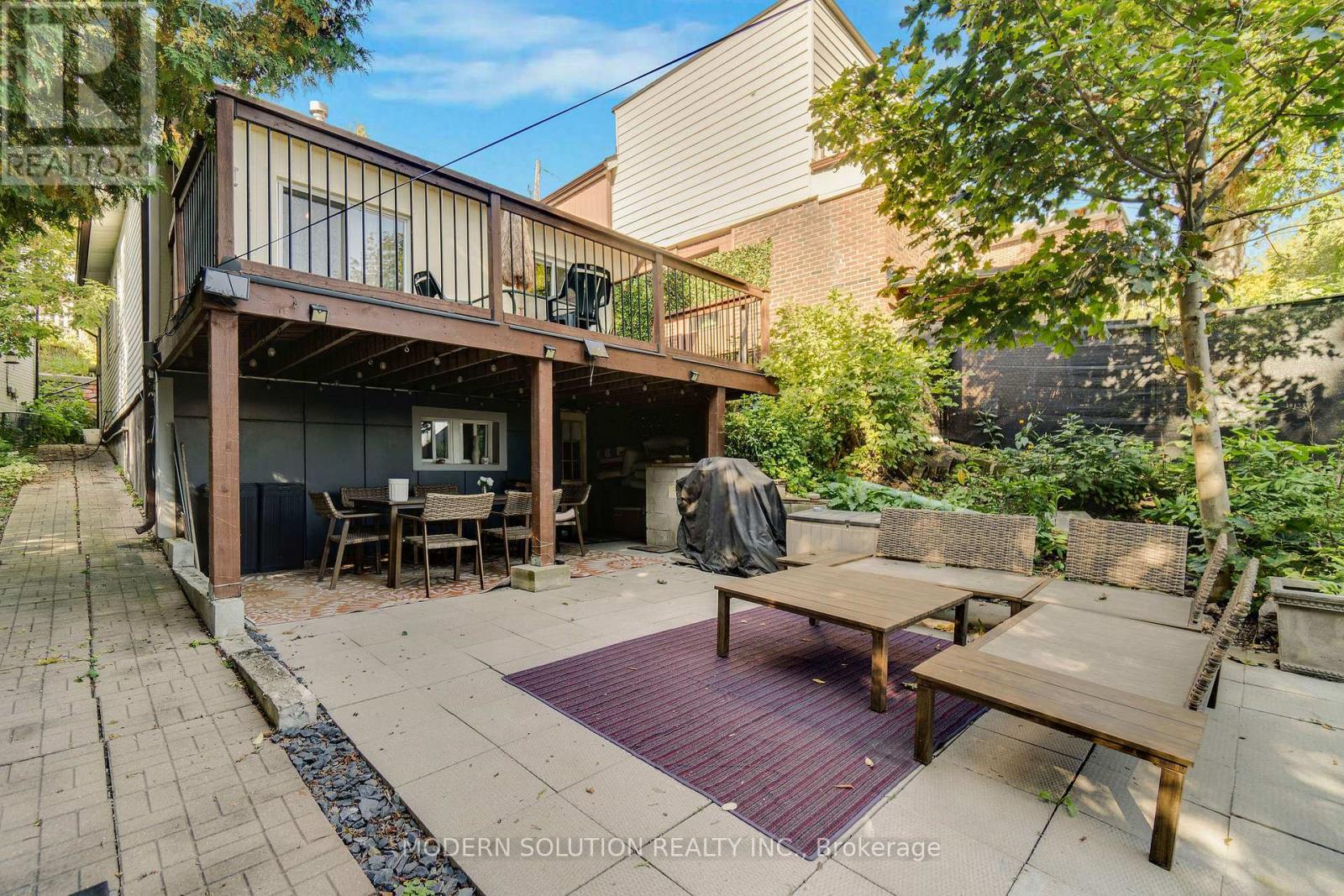 5a Dynevor Road, Toronto, Ontario  M6E 3W7 - Photo 34 - W12431639
