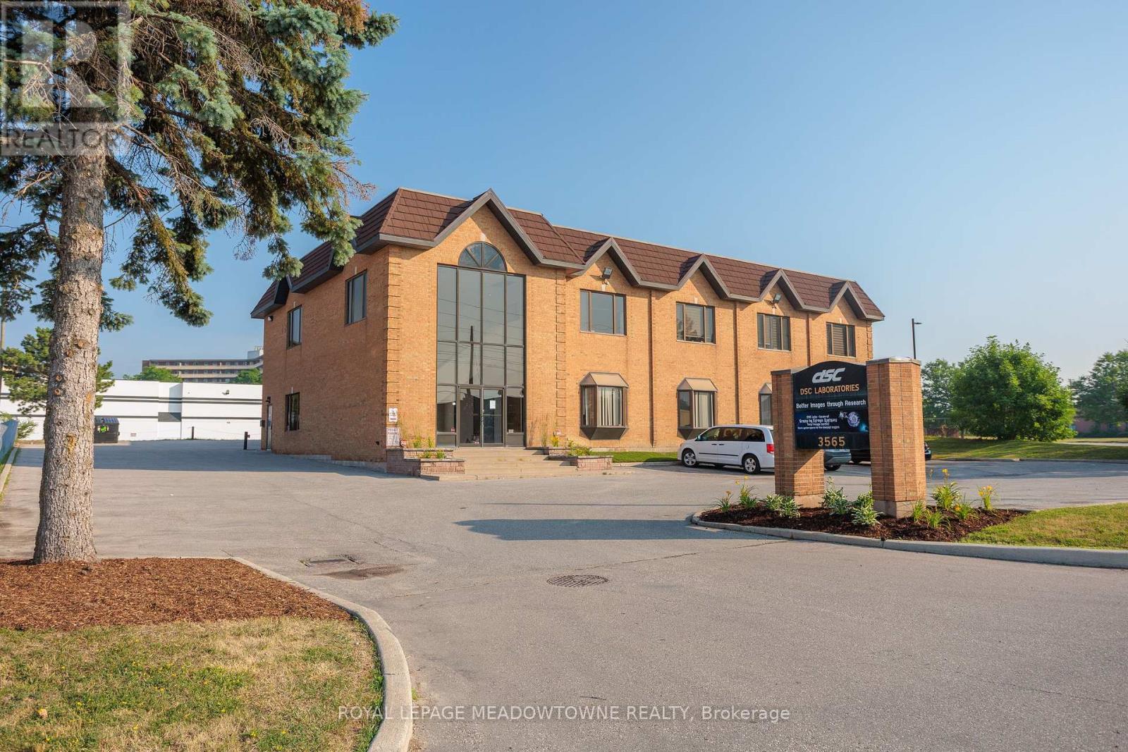 3565 Nashua Drive, Mississauga, Ontario  L4V 1R1 - Photo 1 - W12431657