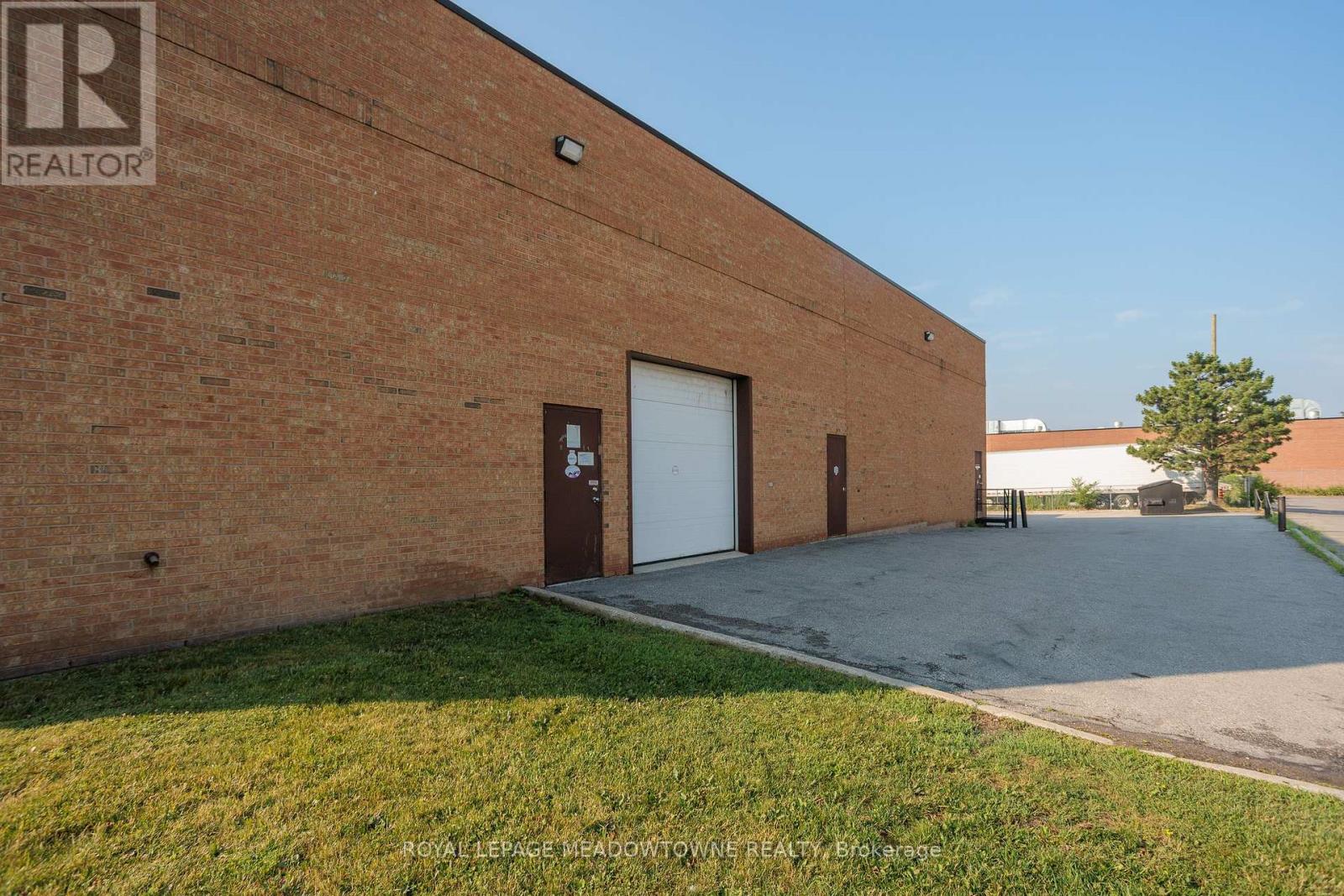 3565 Nashua Drive, Mississauga, Ontario  L4V 1R1 - Photo 13 - W12431657