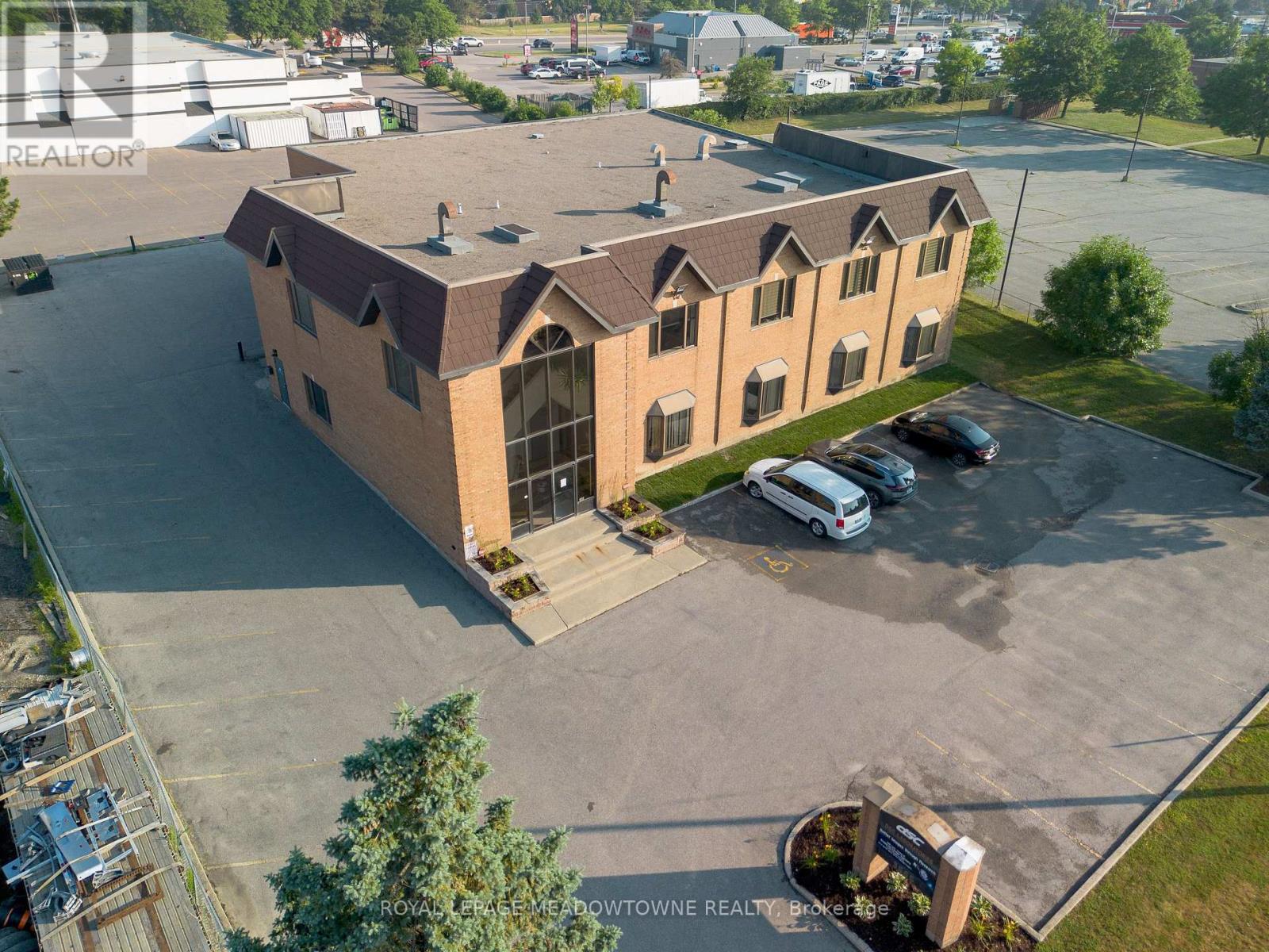 3565 Nashua Drive, Mississauga, Ontario  L4V 1R1 - Photo 2 - W12431657