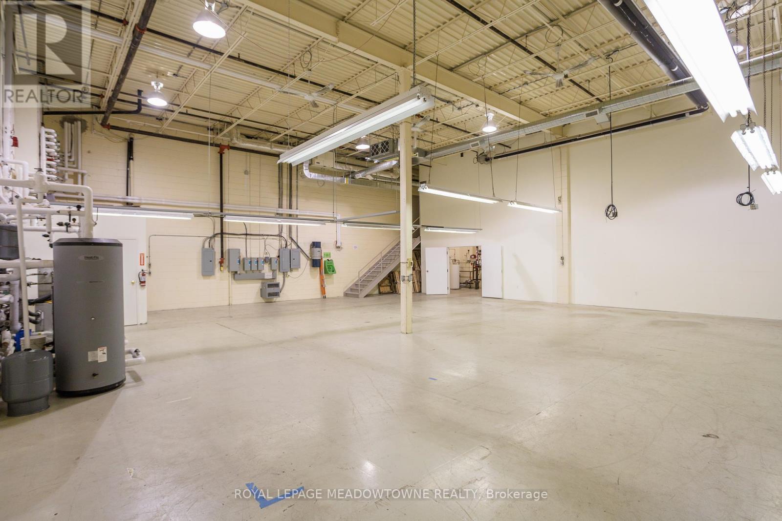3565 Nashua Drive, Mississauga, Ontario  L4V 1R1 - Photo 9 - W12431657