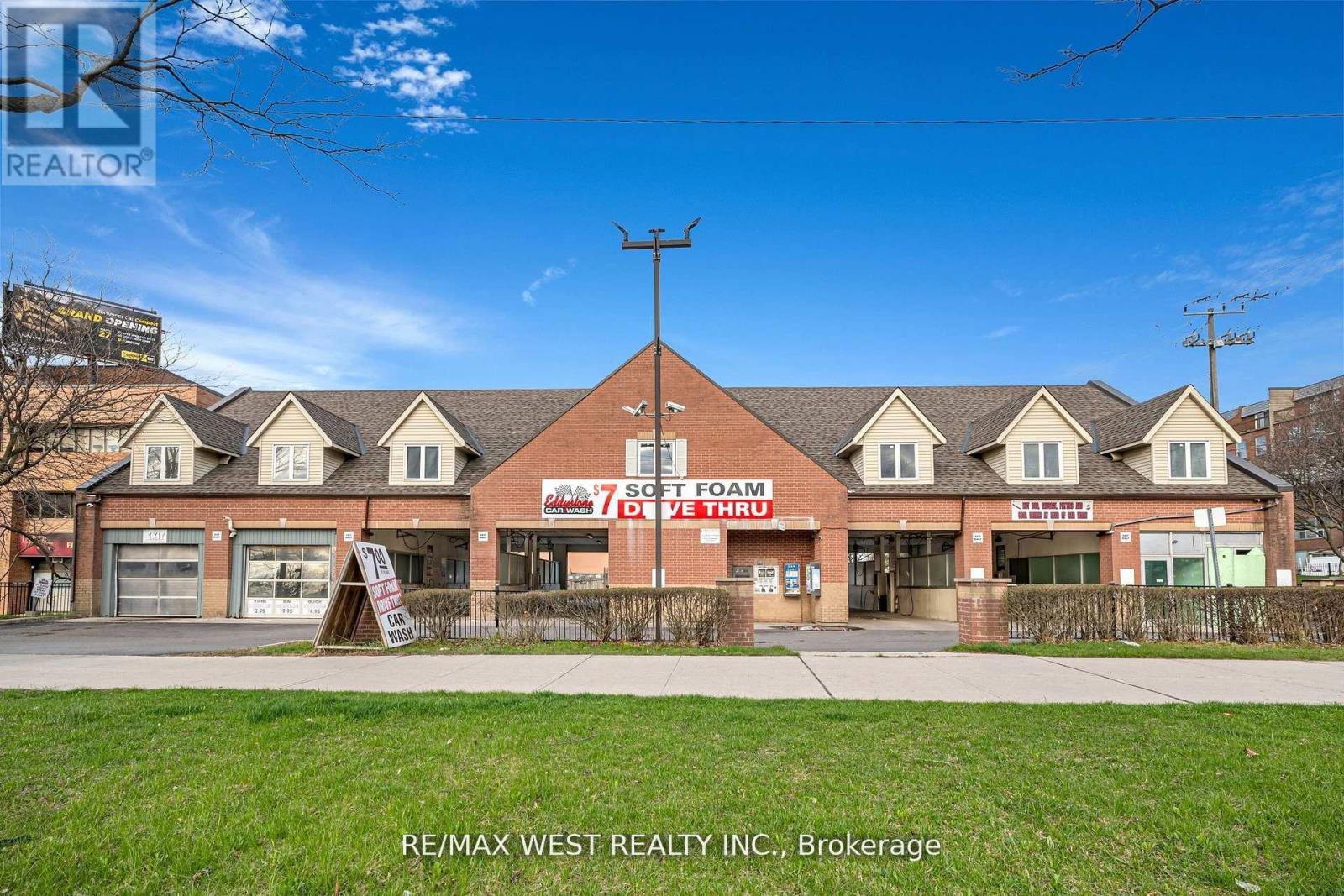 2800 JANE STREET, Toronto, Ontario