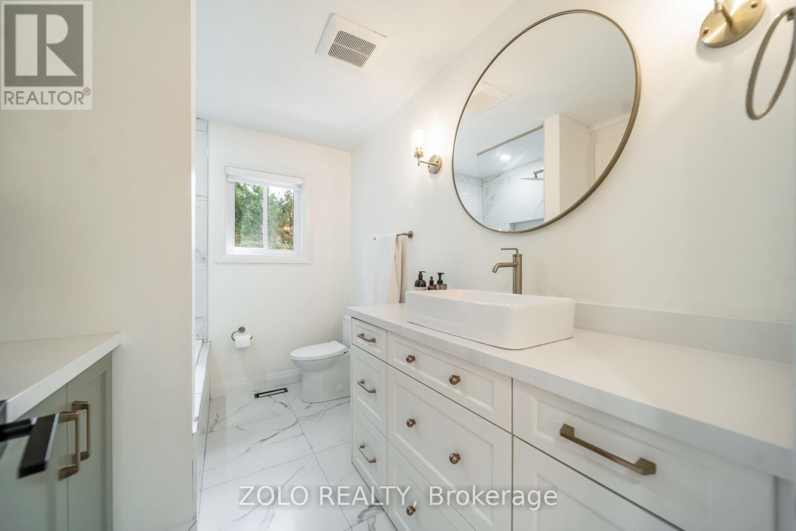 13 Ivan Avenue, Caledon, Ontario  L7C 1G1 - Photo 12 - W12431690