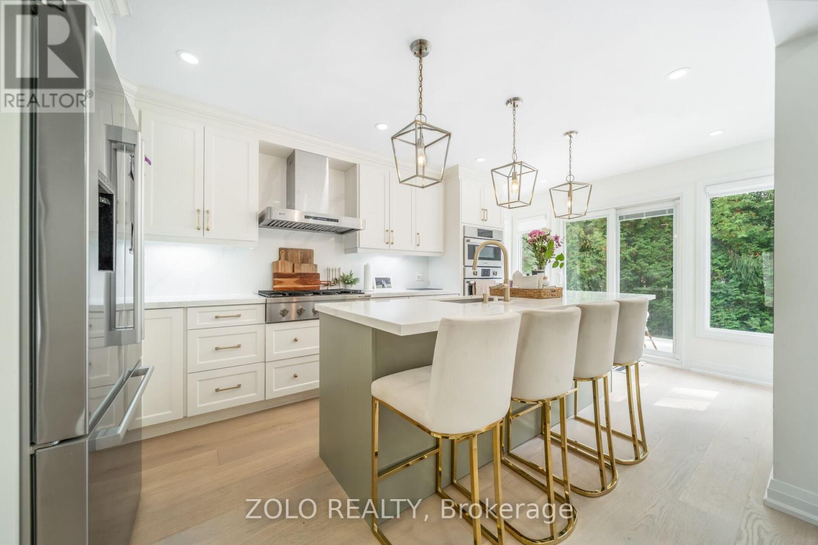 13 Ivan Avenue, Caledon, Ontario  L7C 1G1 - Photo 6 - W12431690