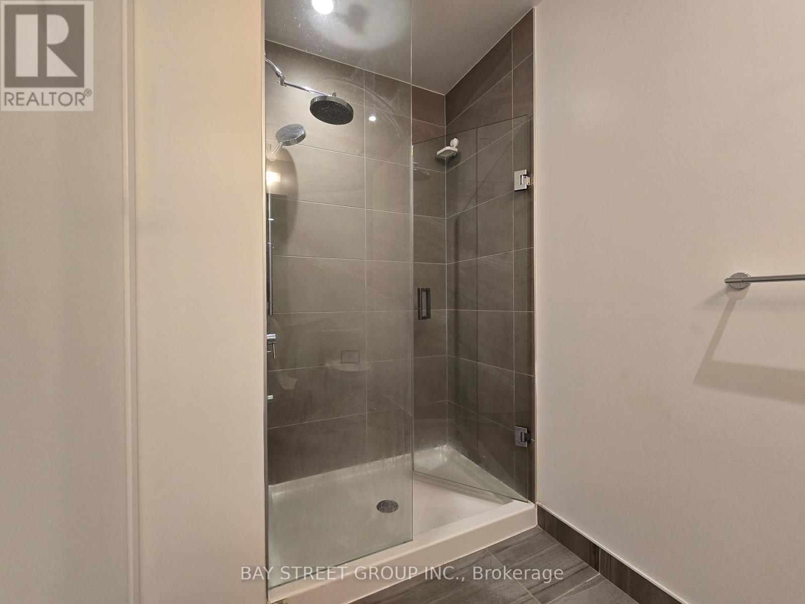 2708 - 950 Portage Parkway, Vaughan, Ontario  L4K 0J7 - Photo 7 - N12390053