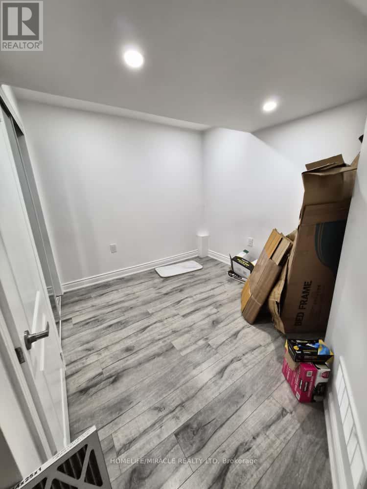 132 Deep Spring Crescent, Vaughan, Ontario  L6A 3L4 - Photo 12 - N12402310
