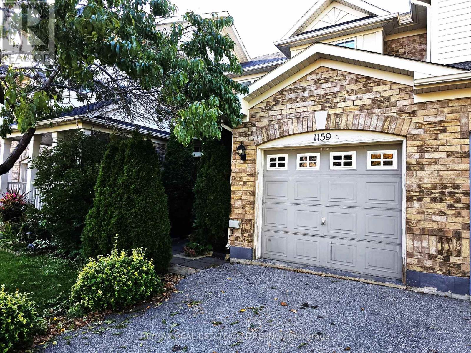 1159 Riddell Crescent, Milton, Ontario  L9T 6Y1 - Photo 2 - W12428737