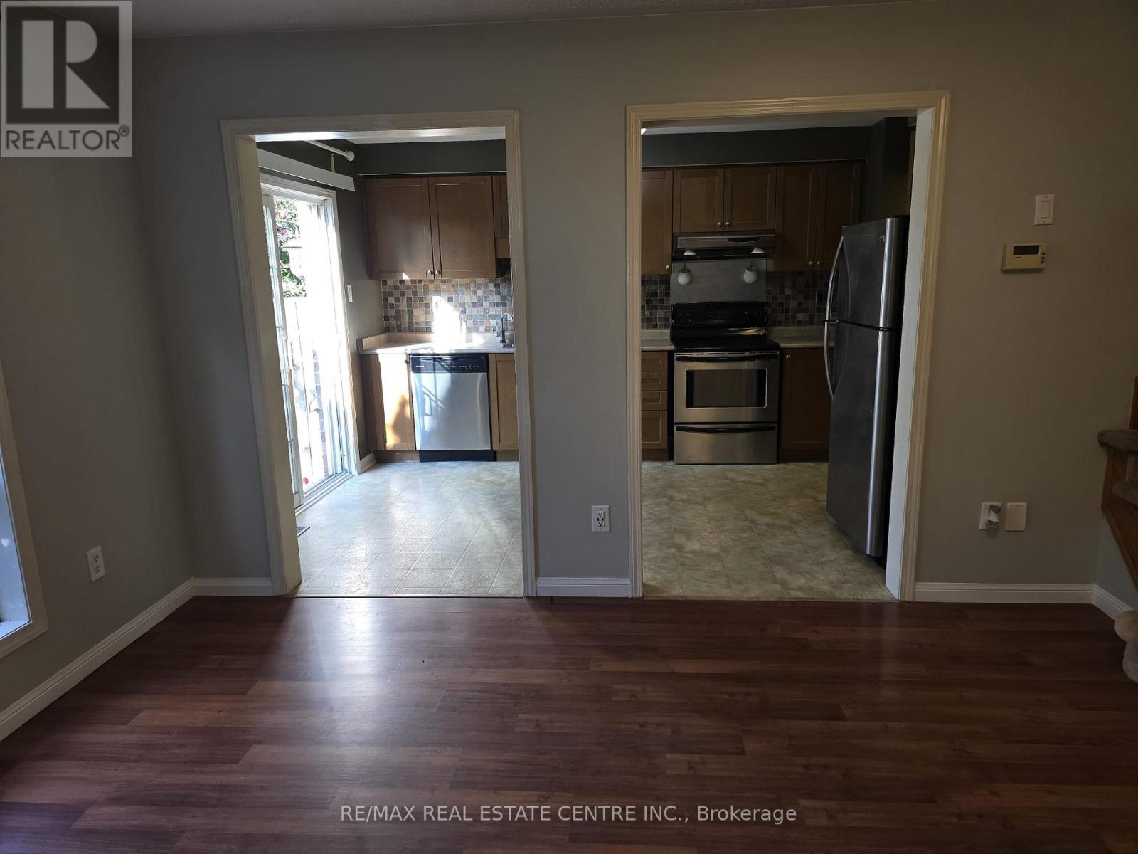 1159 Riddell Crescent, Milton, Ontario  L9T 6Y1 - Photo 7 - W12428737