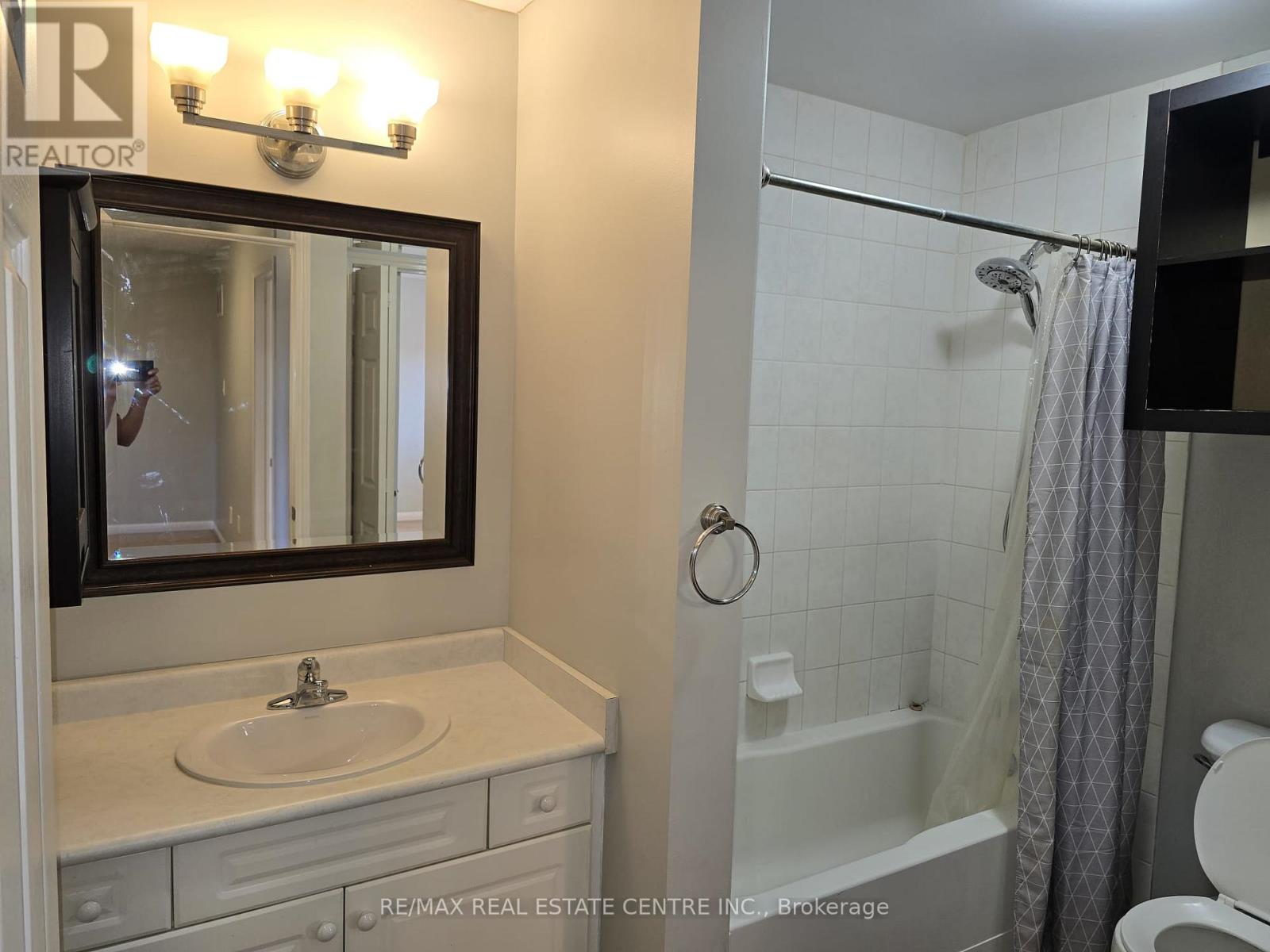 1159 Riddell Crescent, Milton, Ontario  L9T 6Y1 - Photo 21 - W12428737