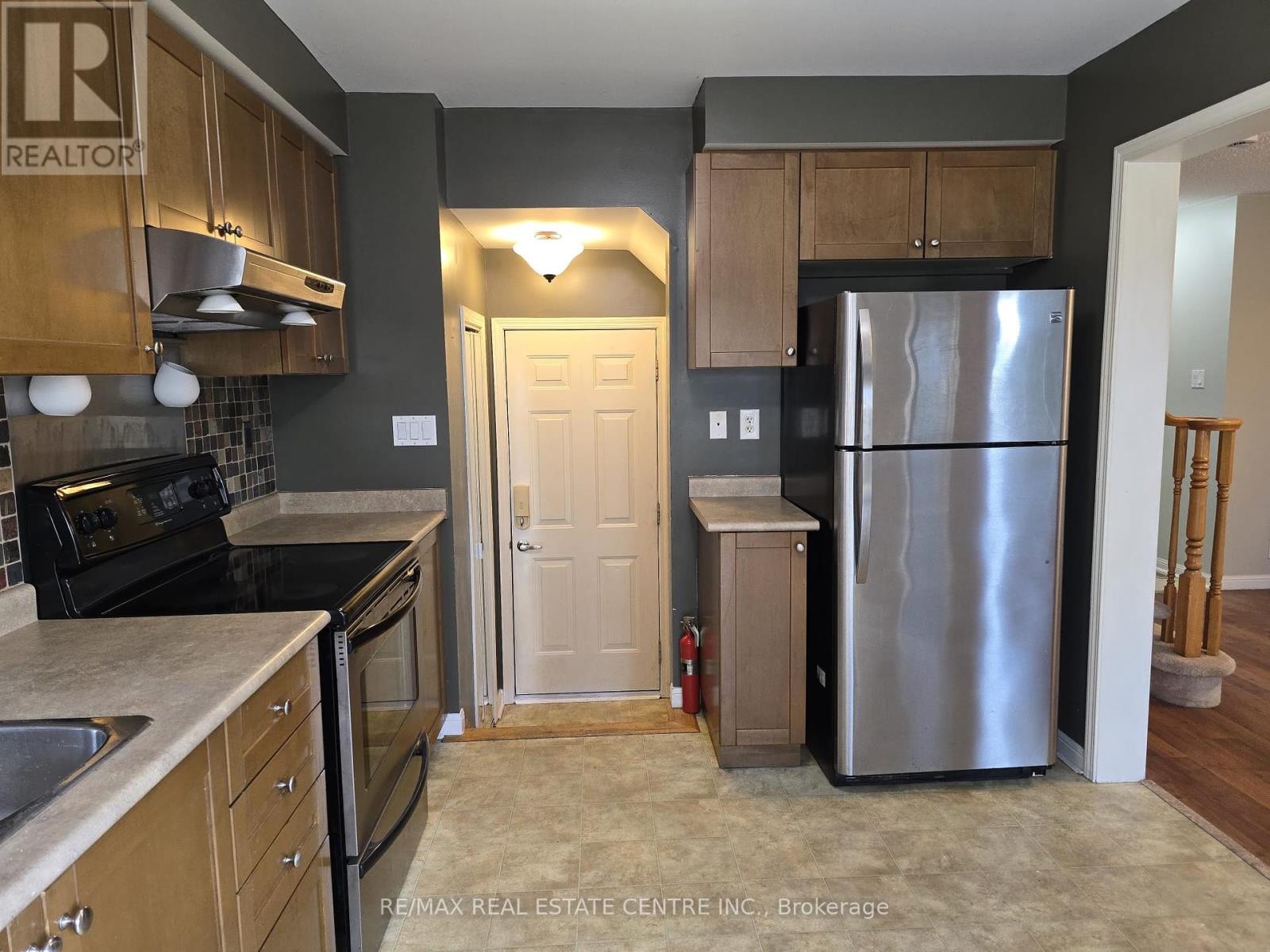 1159 Riddell Crescent, Milton, Ontario  L9T 6Y1 - Photo 10 - W12428737