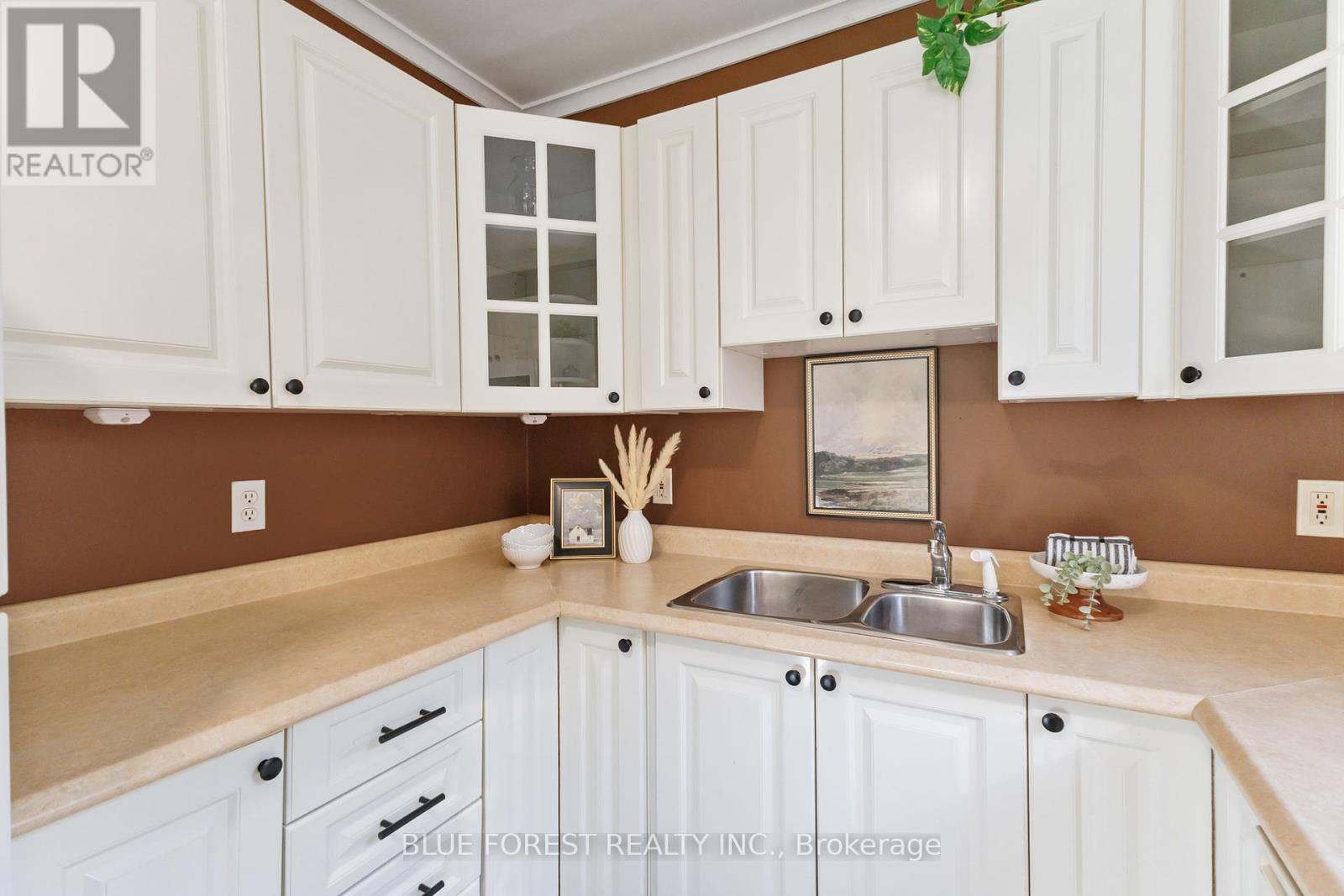 49 Raywood Avenue, London South, Ontario  N6C 1Y6 - Photo 14 - X12431718