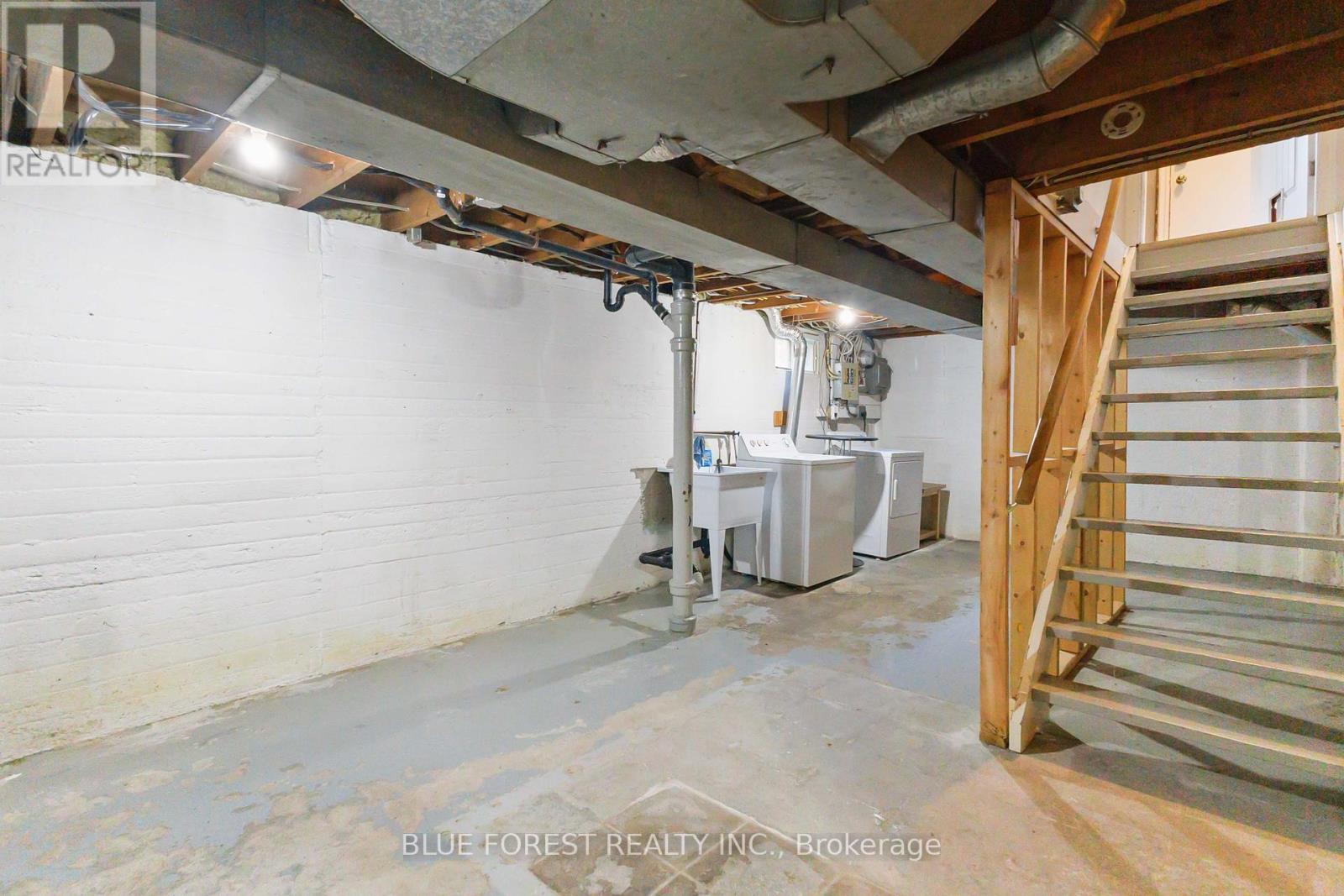 49 Raywood Avenue, London South, Ontario  N6C 1Y6 - Photo 34 - X12431718