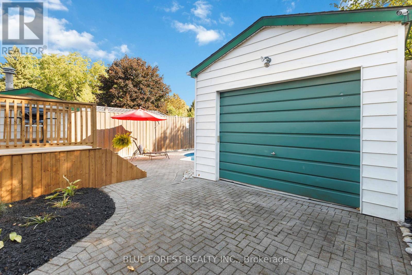 49 Raywood Avenue, London South, Ontario  N6C 1Y6 - Photo 35 - X12431718