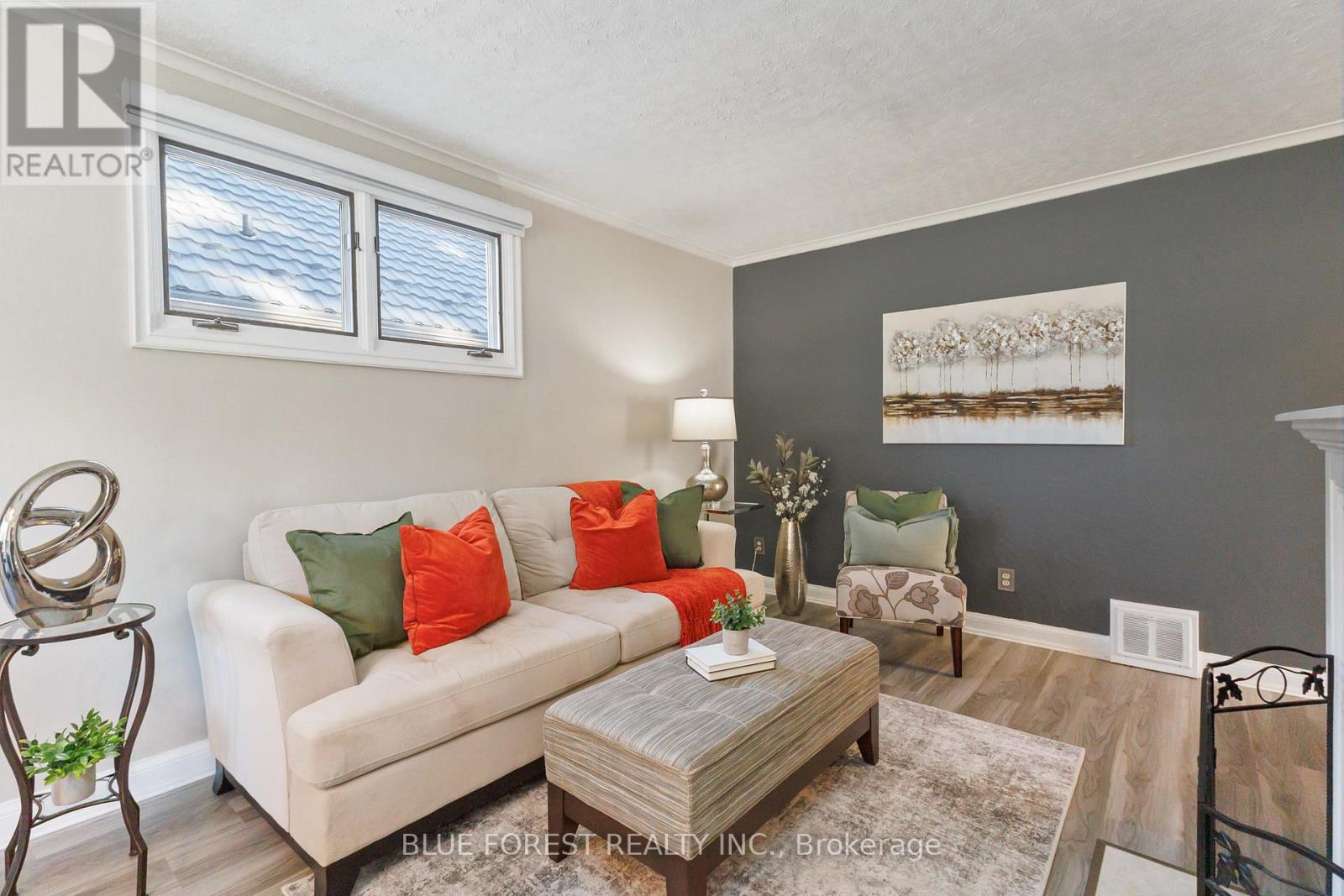49 Raywood Avenue, London South, Ontario  N6C 1Y6 - Photo 5 - X12431718