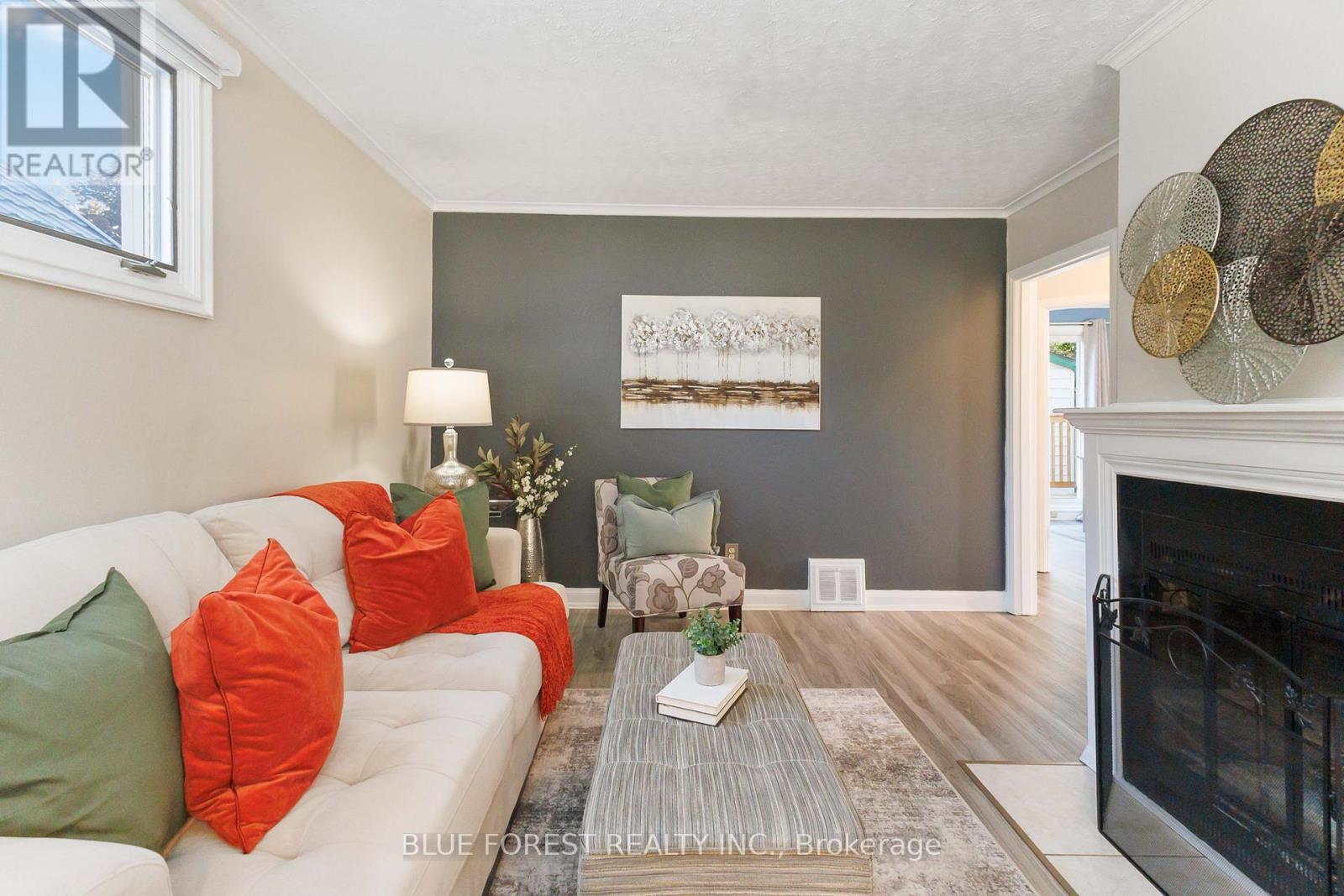 49 Raywood Avenue, London South, Ontario  N6C 1Y6 - Photo 6 - X12431718