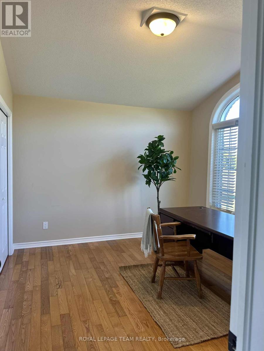124 Stonewalk Drive, North Grenville, Ontario  K0G 1J0 - Photo 10 - X12431739