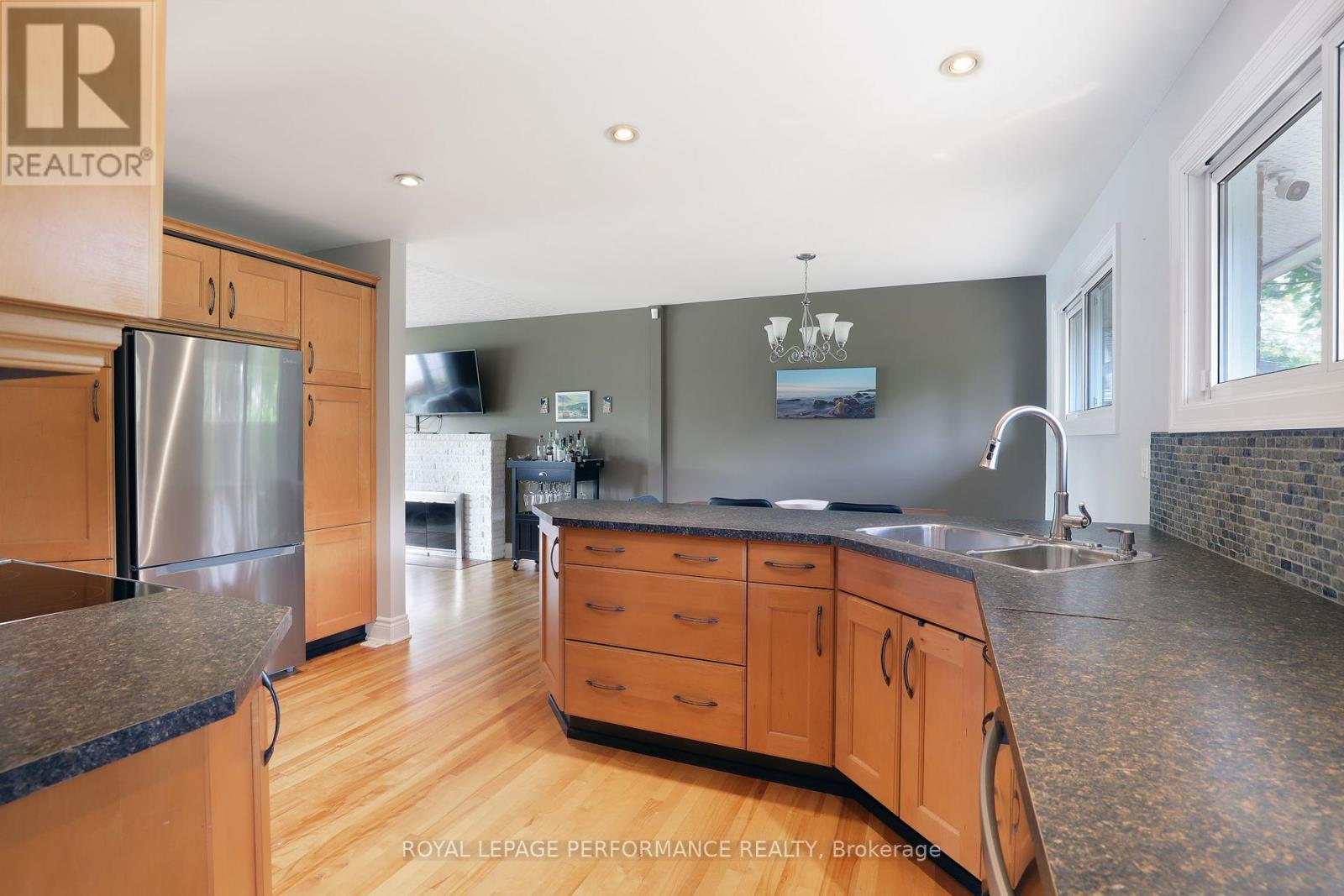 1347 Highgate Road, Ottawa, Ontario  K2C 2Y5 - Photo 14 - X12431742