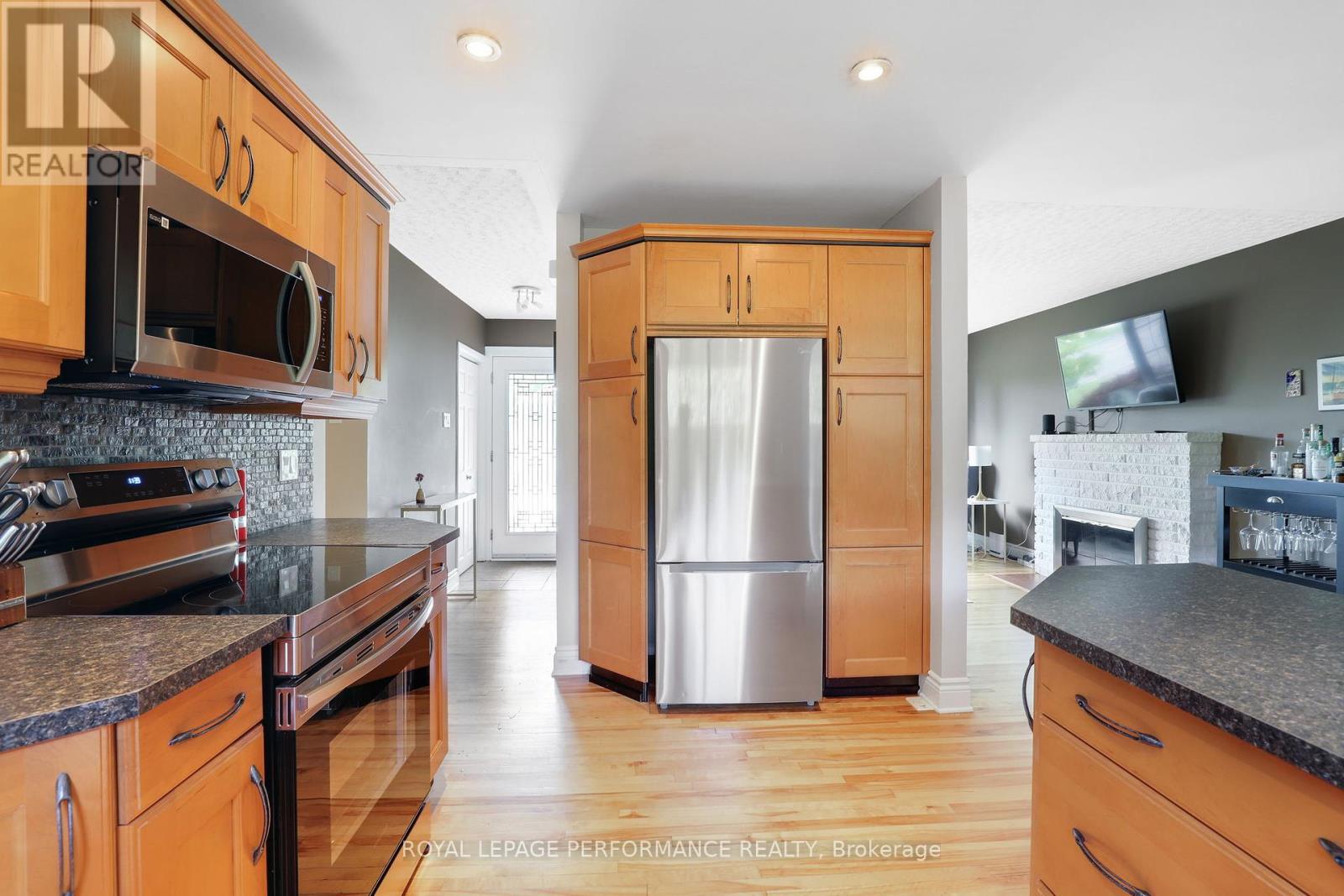 1347 Highgate Road, Ottawa, Ontario  K2C 2Y5 - Photo 15 - X12431742