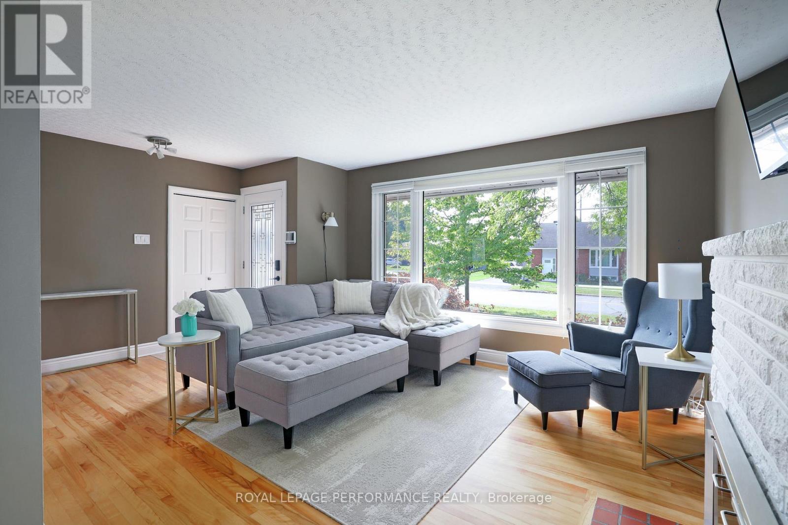 1347 Highgate Road, Ottawa, Ontario  K2C 2Y5 - Photo 8 - X12431742