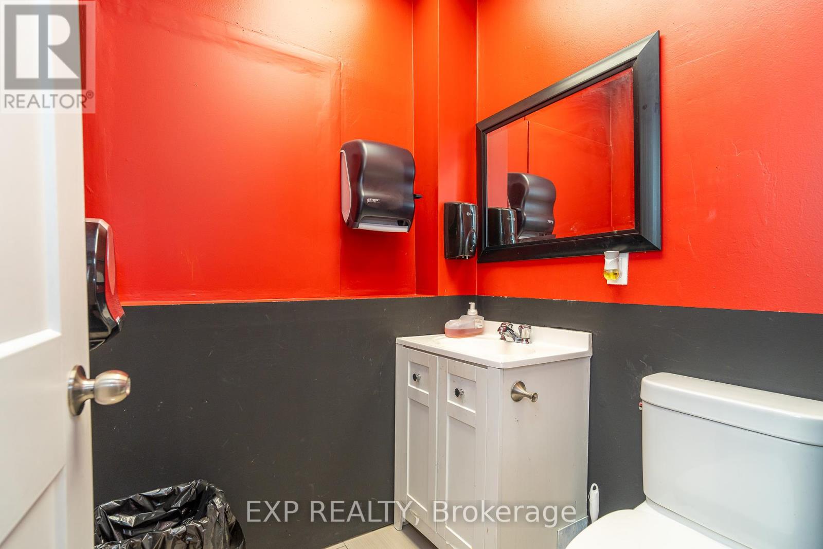 304-306 Preston Street, Ottawa, Ontario  K1R 7R6 - Photo 25 - X12431797