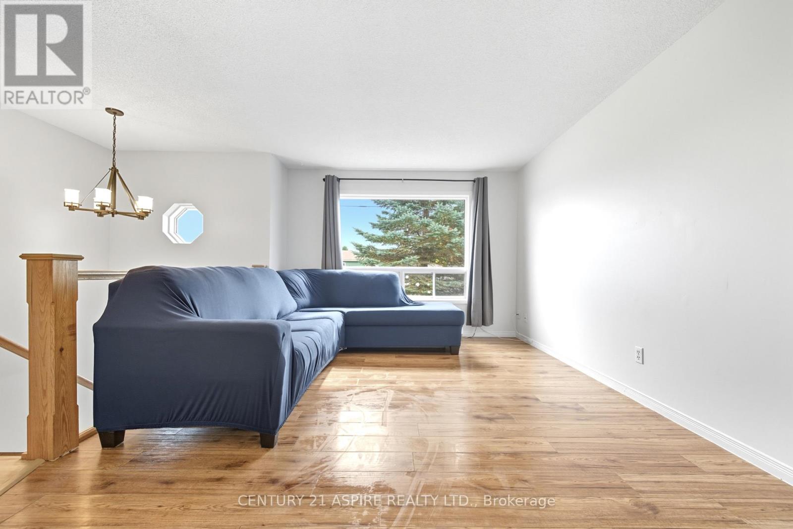 12 Dutch Drive, Petawawa, Ontario  K8H 3M2 - Photo 16 - X12431726