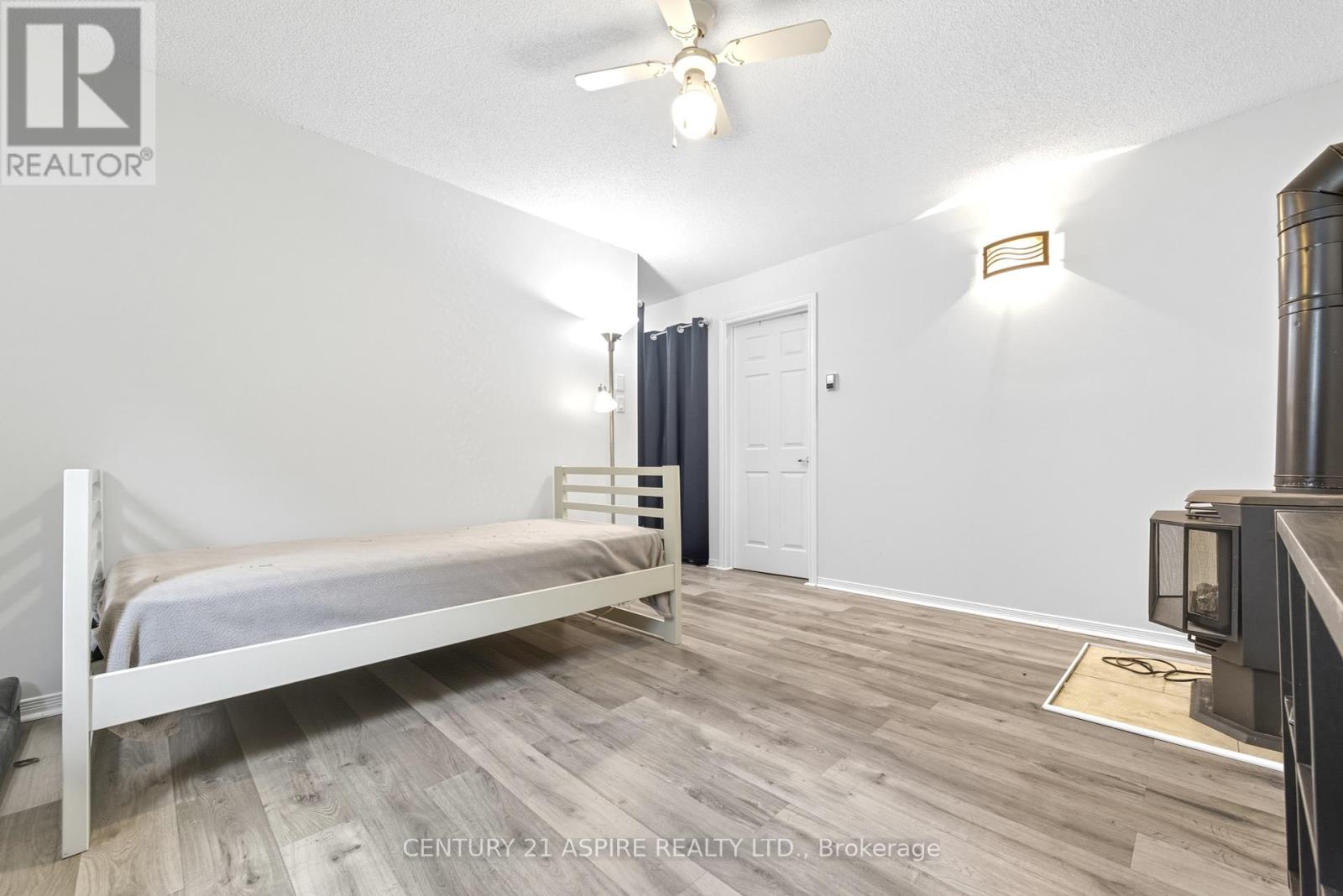 12 Dutch Drive, Petawawa, Ontario  K8H 3M2 - Photo 30 - X12431726