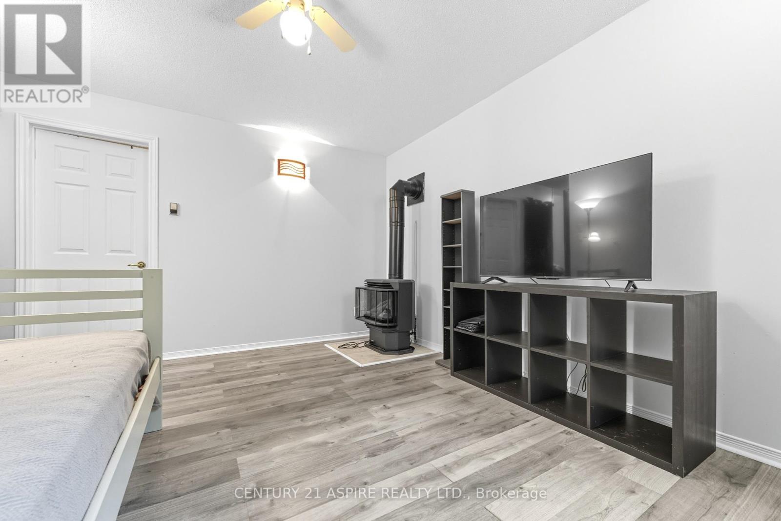 12 Dutch Drive, Petawawa, Ontario  K8H 3M2 - Photo 31 - X12431726