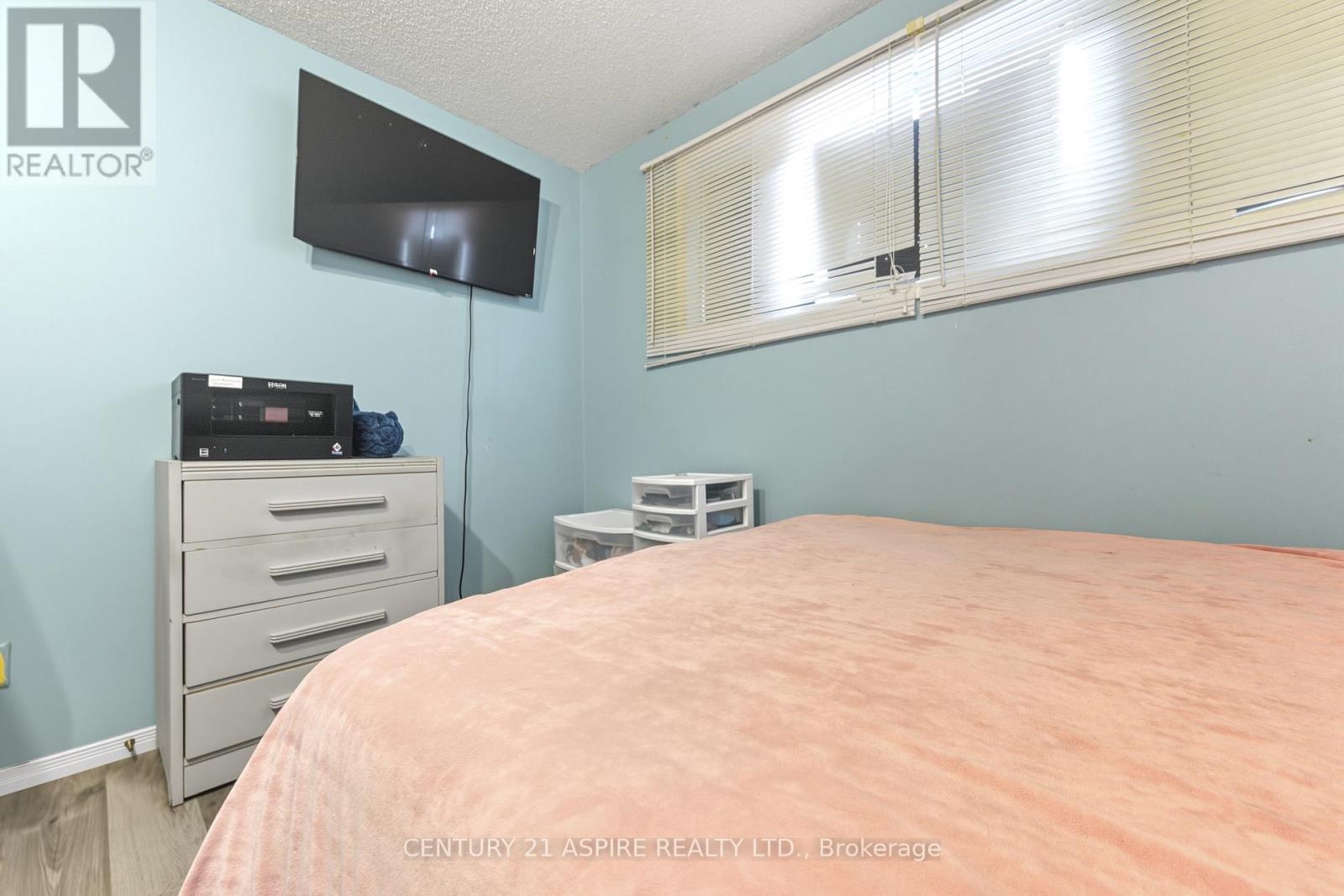 12 Dutch Drive, Petawawa, Ontario  K8H 3M2 - Photo 34 - X12431726