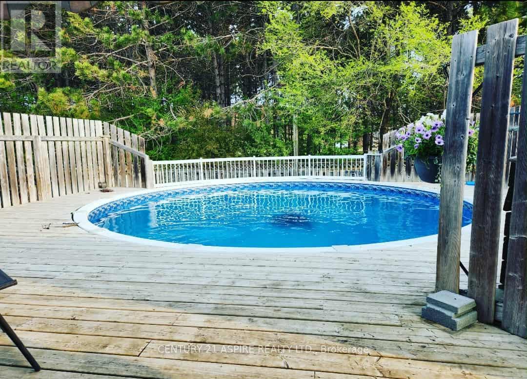 12 Dutch Drive, Petawawa, Ontario  K8H 3M2 - Photo 41 - X12431726