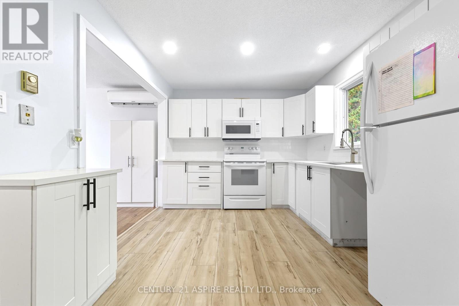 12 Dutch Drive, Petawawa, Ontario  K8H 3M2 - Photo 7 - X12431726